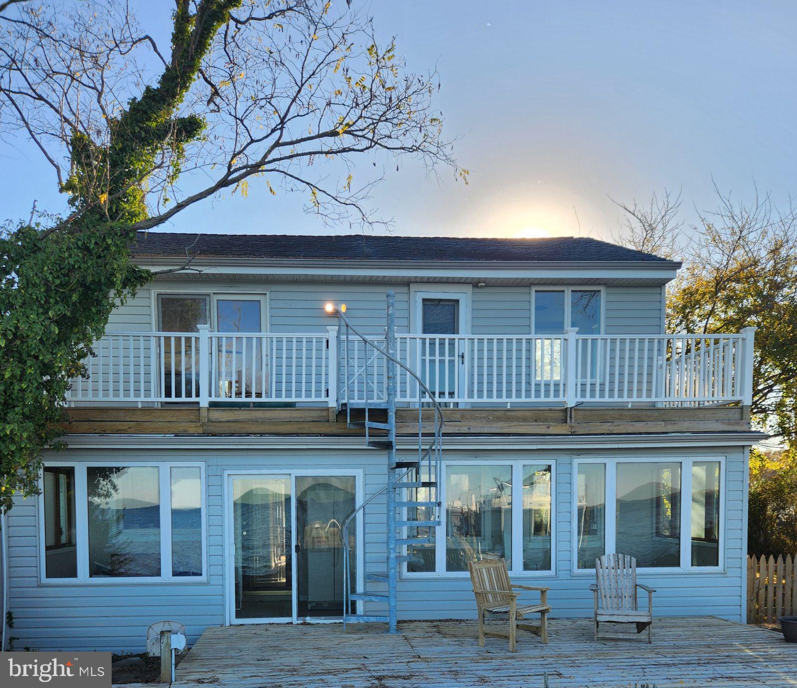 2142 LAKE DRIVE
