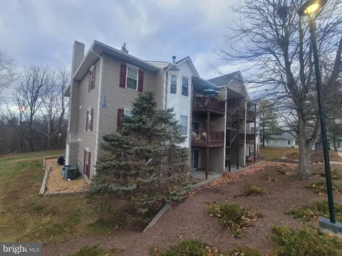 114 Timberlake Terrace Unit 2, Stephens City, VA MLS: VAFV2038590