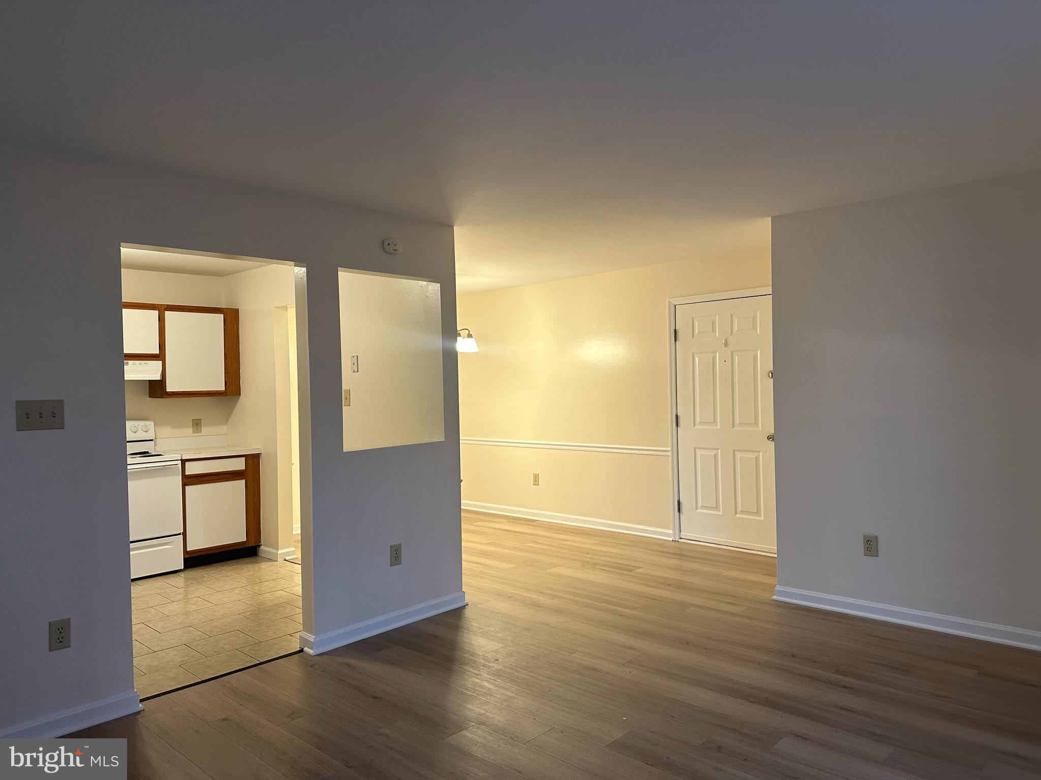 LAKESIDE CONDOMINIUMS - Residential Lease