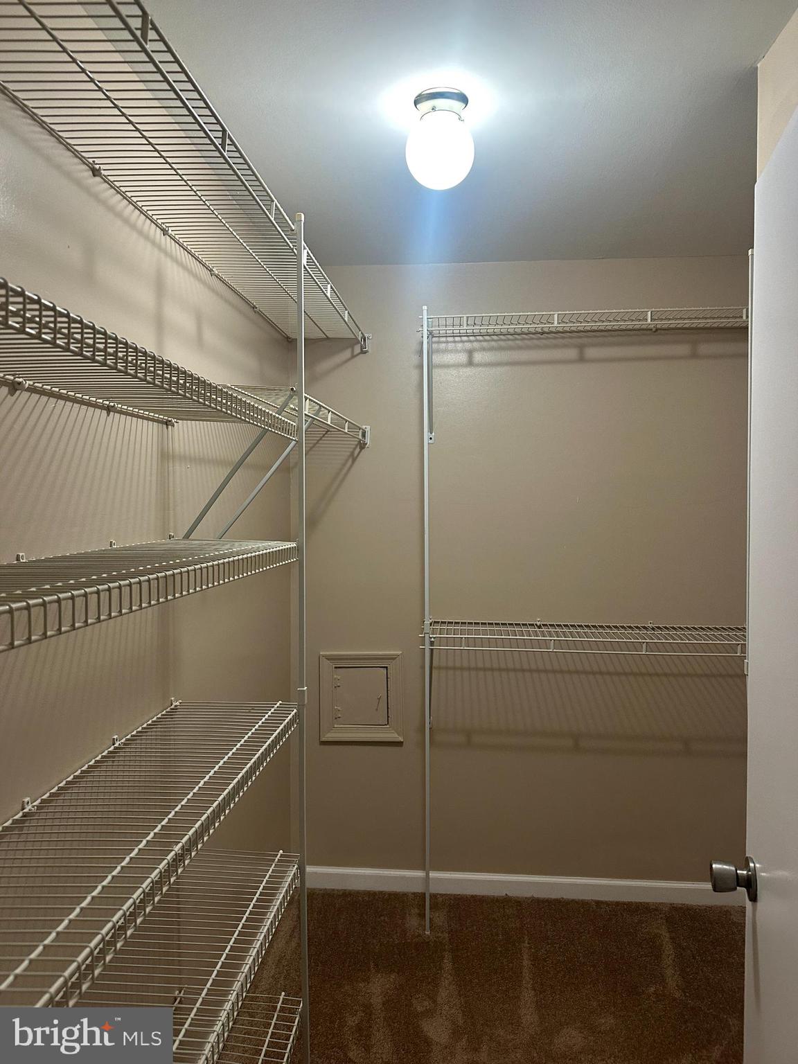 LAKESIDE CONDOMINIUMS - Residential Lease