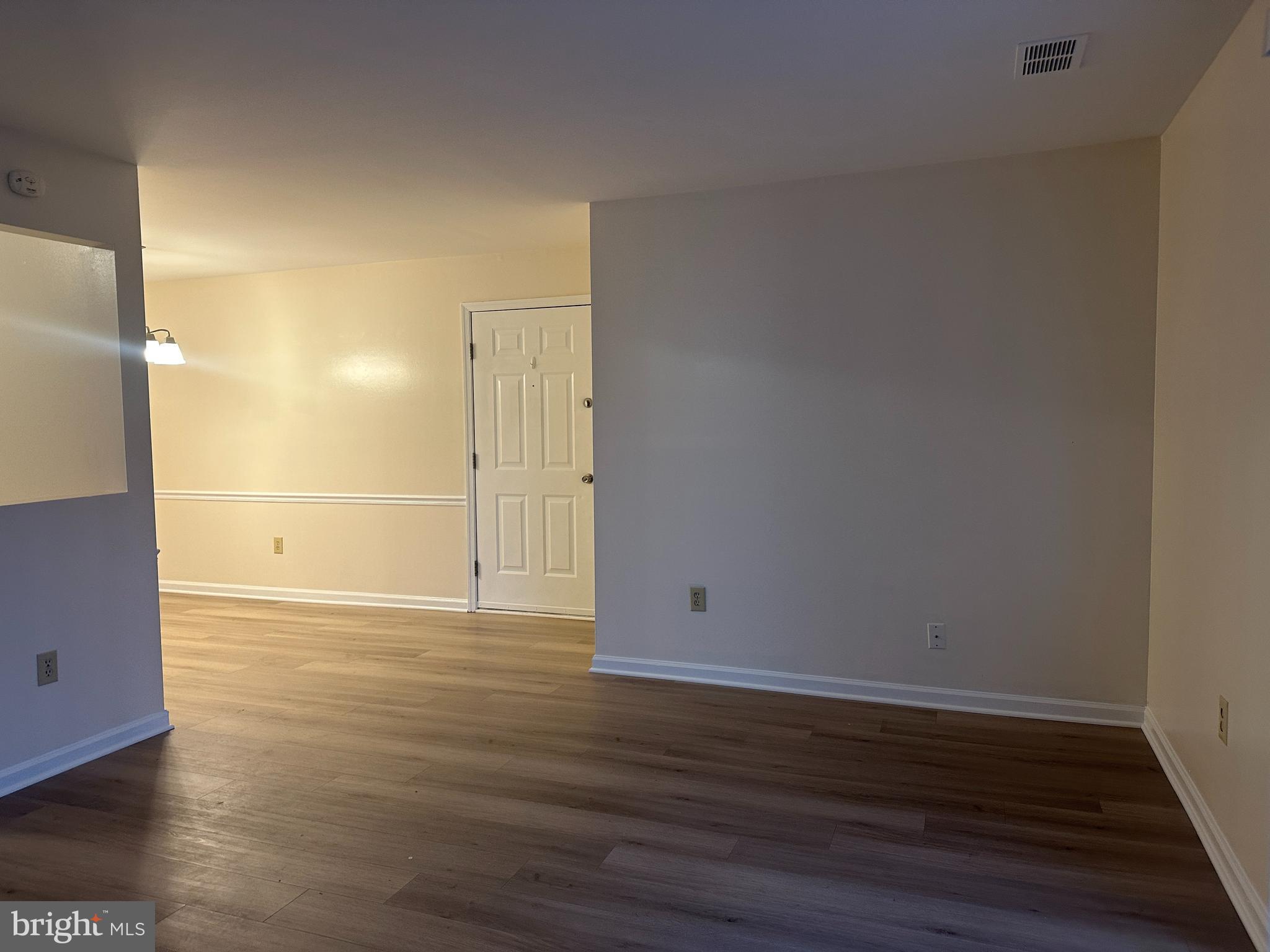 LAKESIDE CONDOMINIUMS - Residential Lease