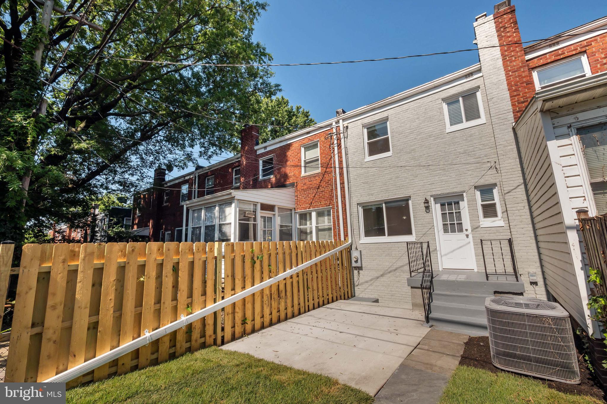 JEFFERSON HOMES - Residential