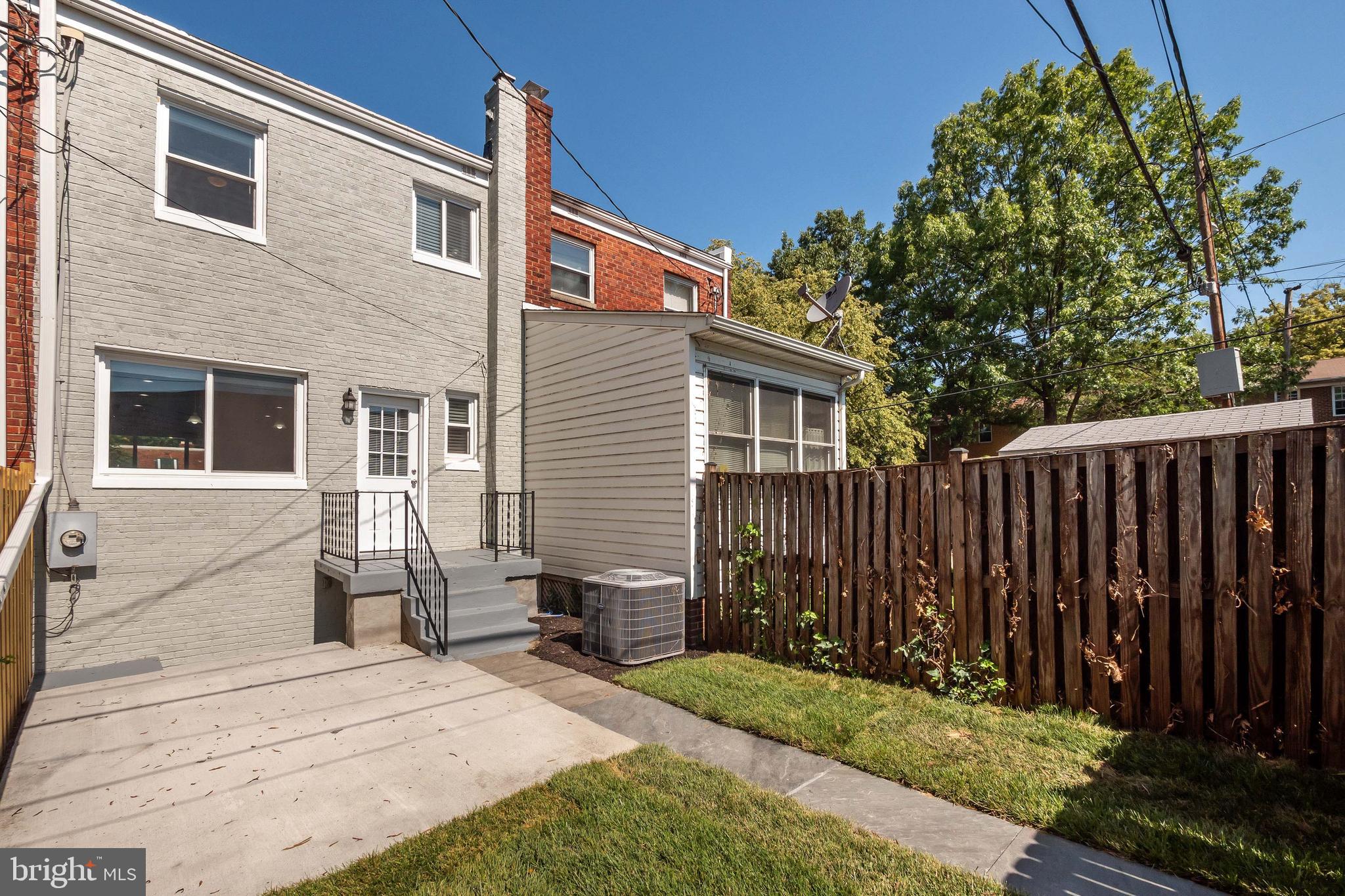 JEFFERSON HOMES - Residential