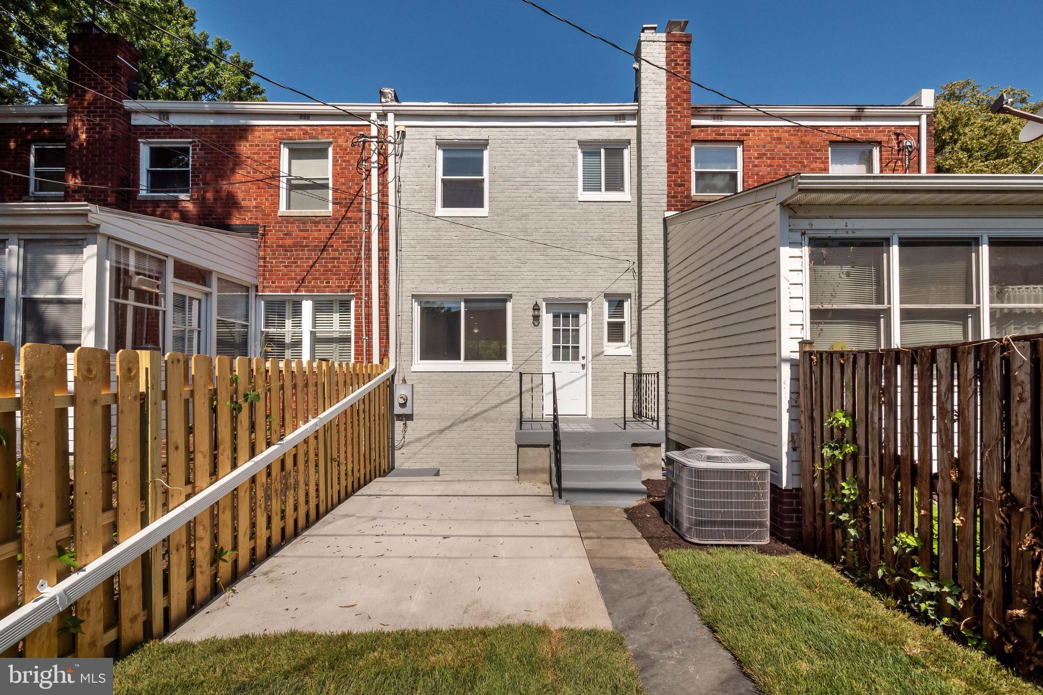 JEFFERSON HOMES - Residential