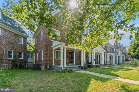 Townhouse For Sale - 618 Wicklow Road<br/> BALTIMORE, MD 21229