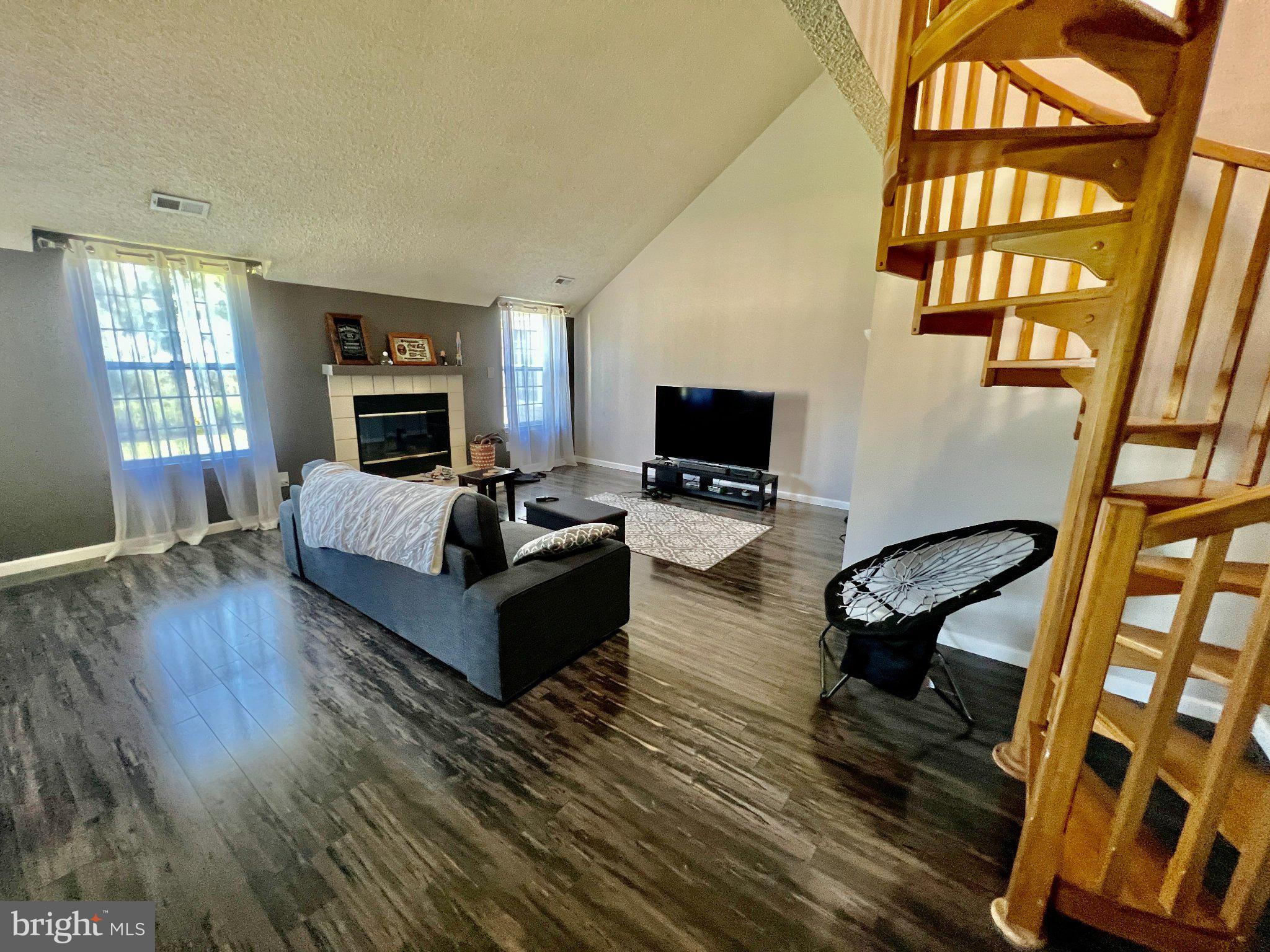 914 EAGLES CHASE DRIVE