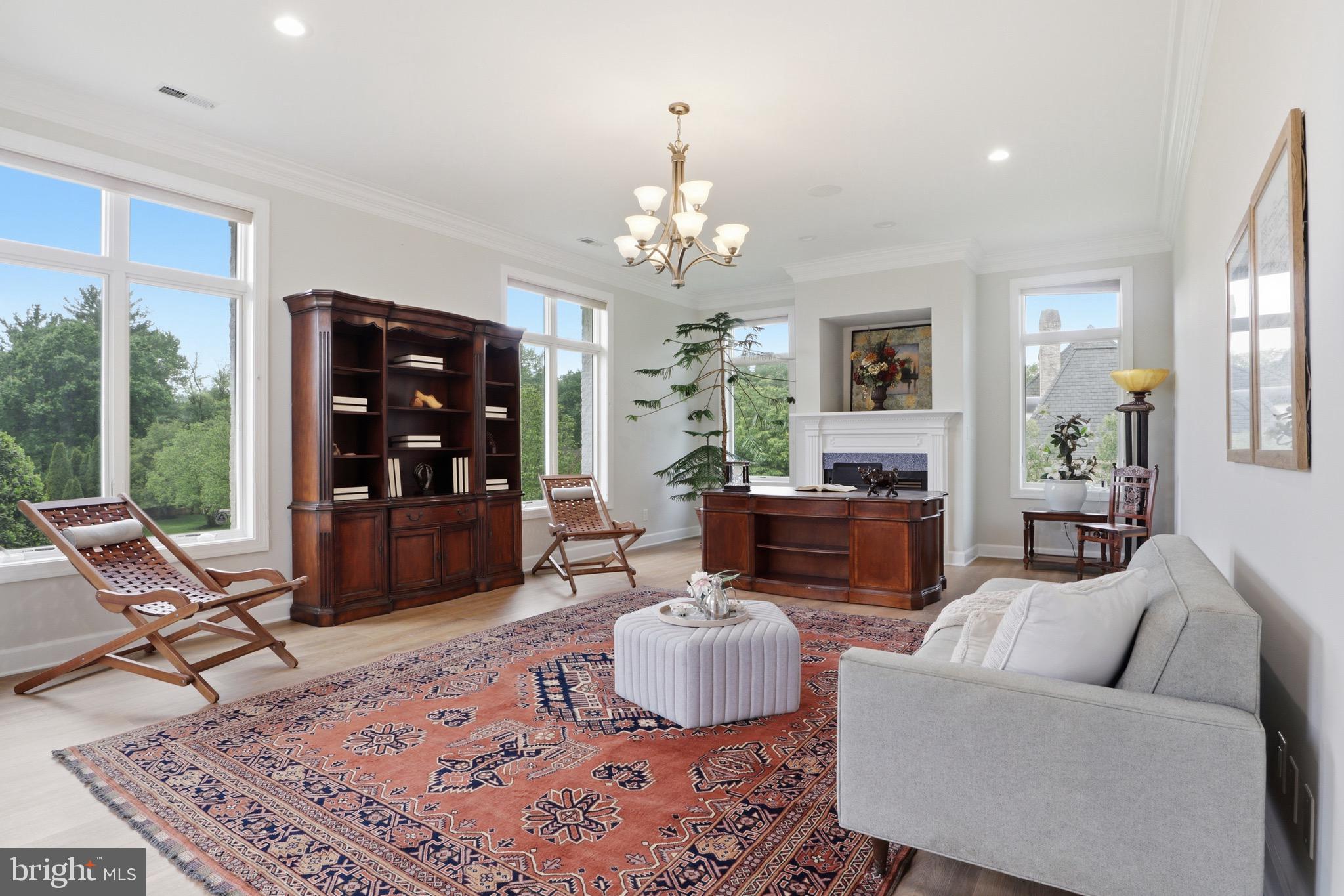 SADDLE RIDGE - Residential