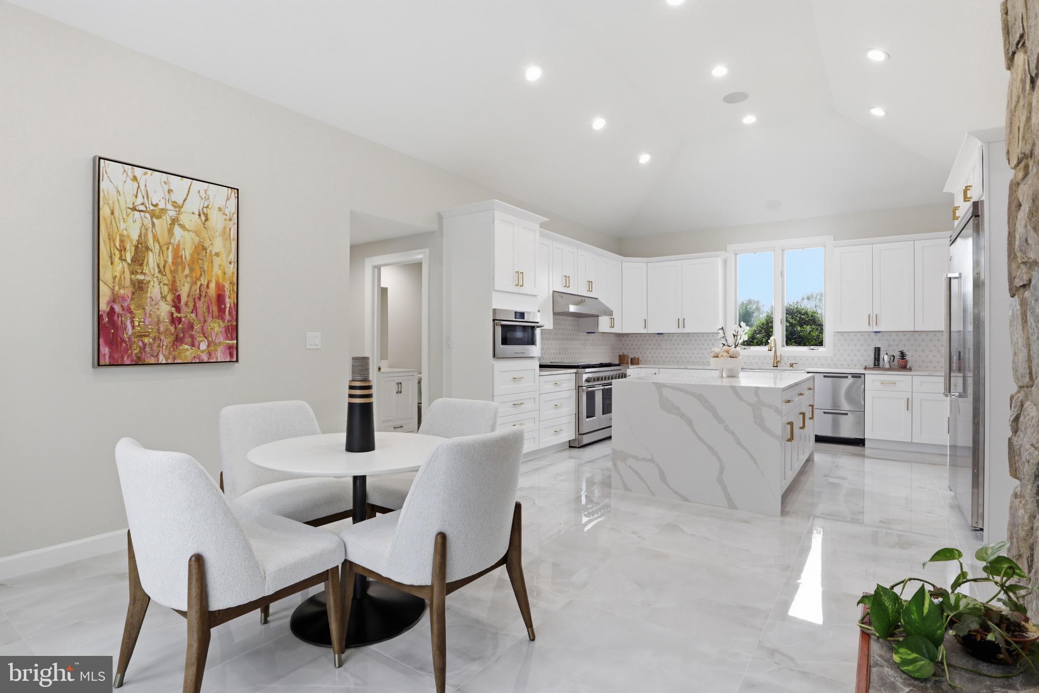 SADDLE RIDGE - Residential