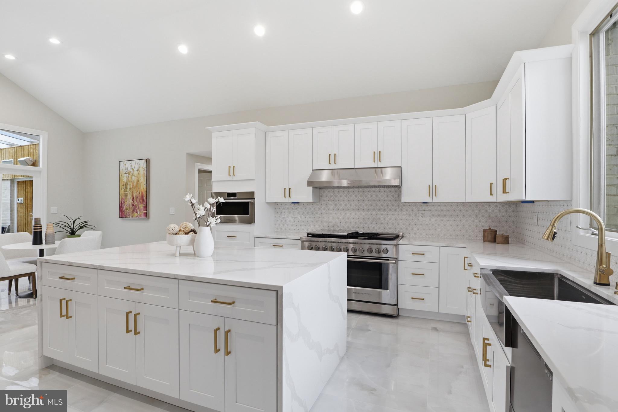 SADDLE RIDGE - Residential