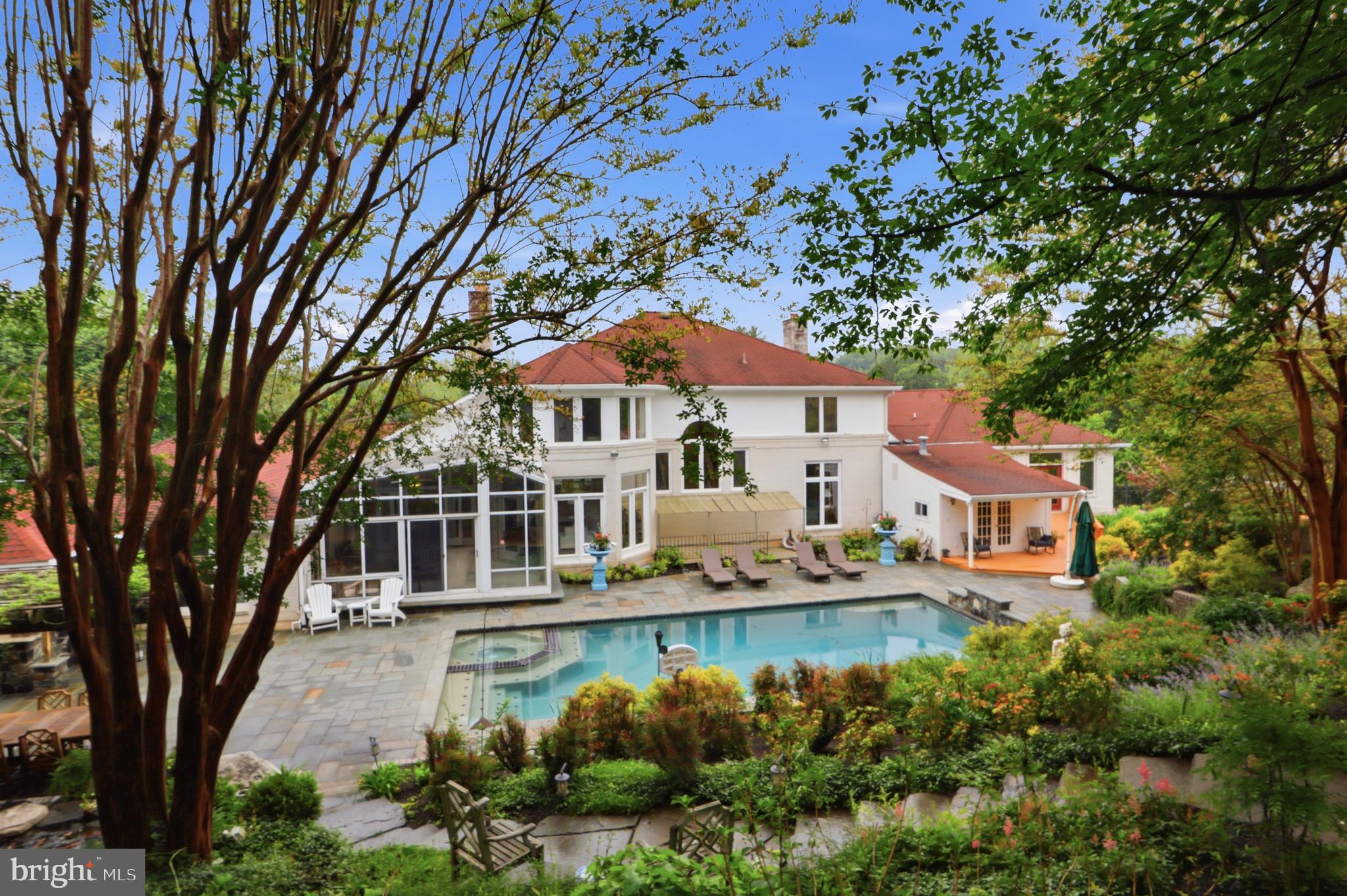 SADDLE RIDGE - Residential