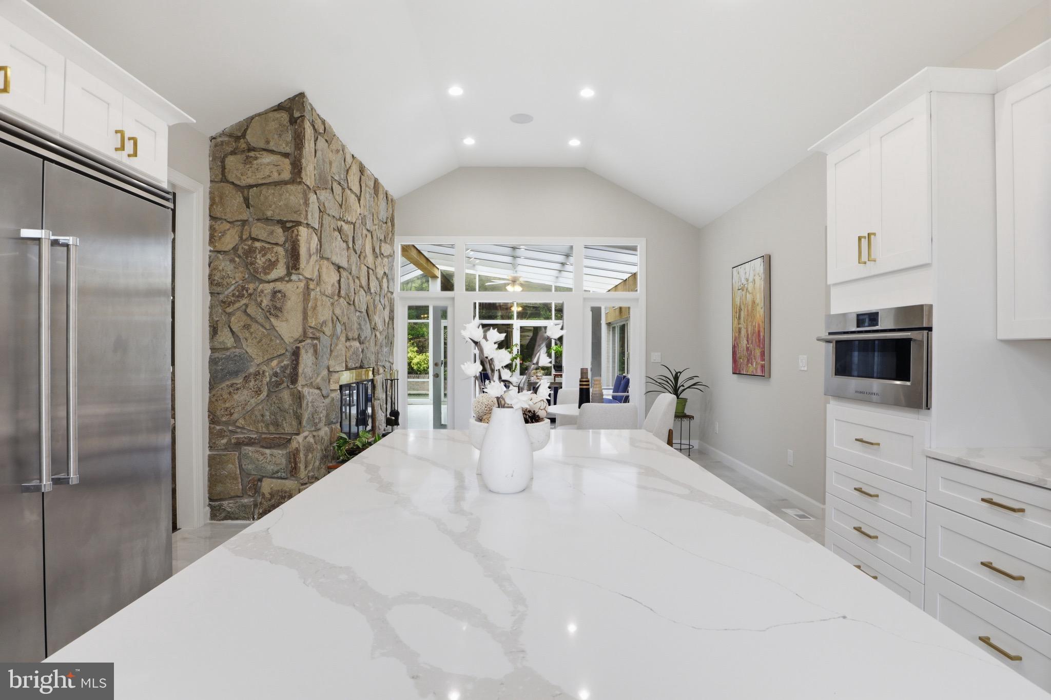 SADDLE RIDGE - Residential