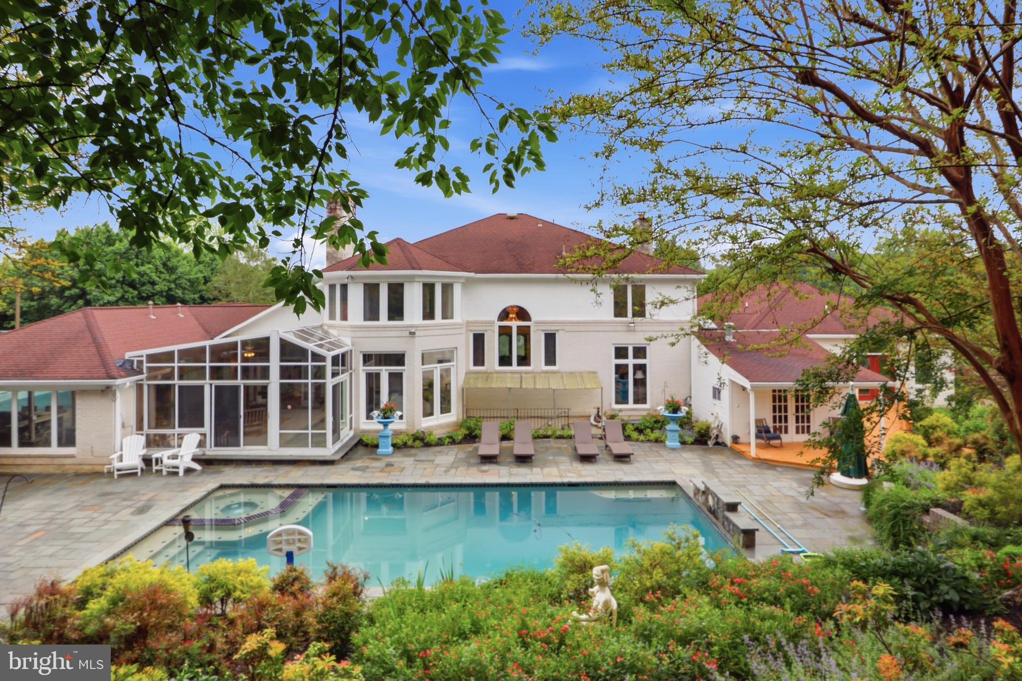 SADDLE RIDGE - Residential