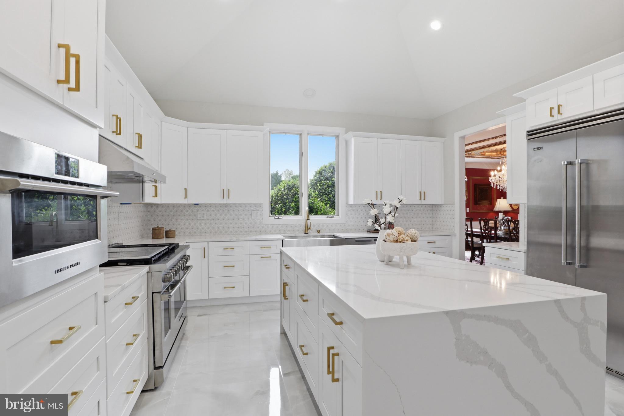 SADDLE RIDGE - Residential