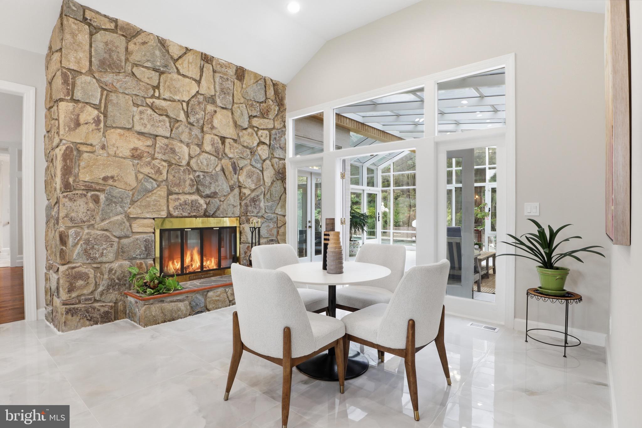 SADDLE RIDGE - Residential