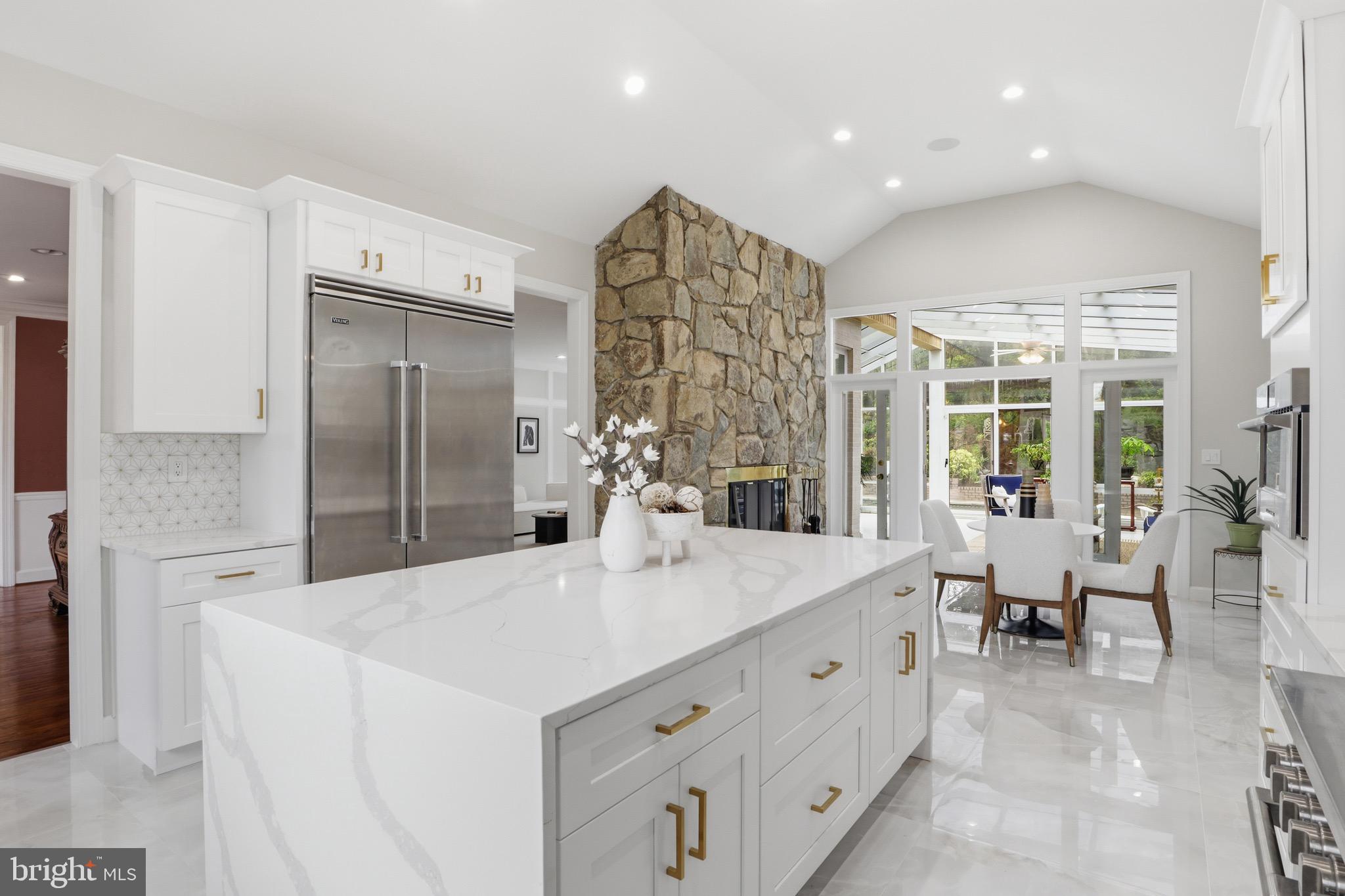 SADDLE RIDGE - Residential