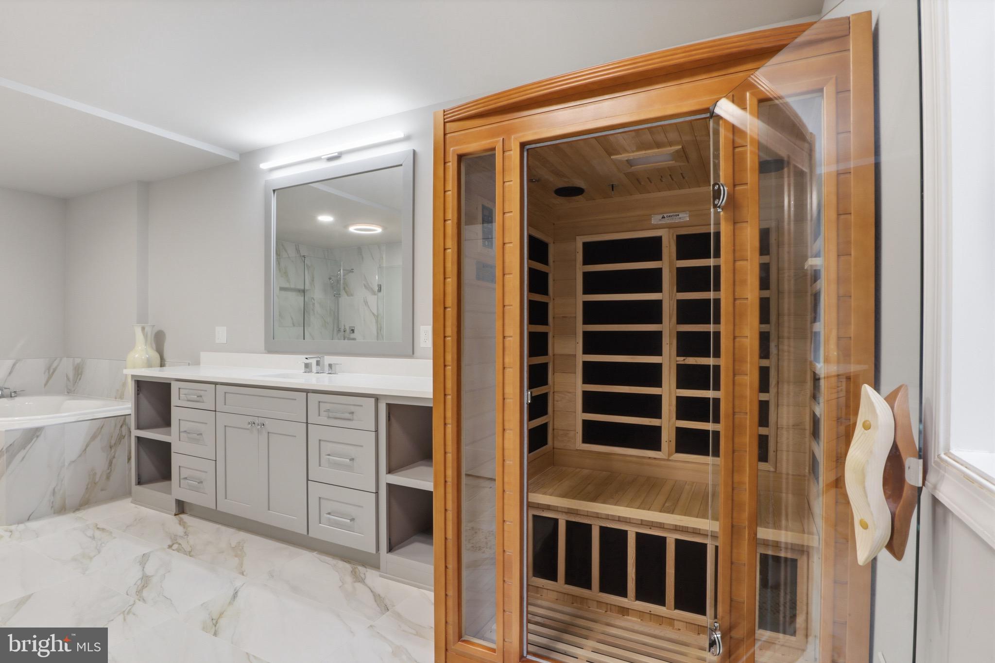 SADDLE RIDGE - Residential