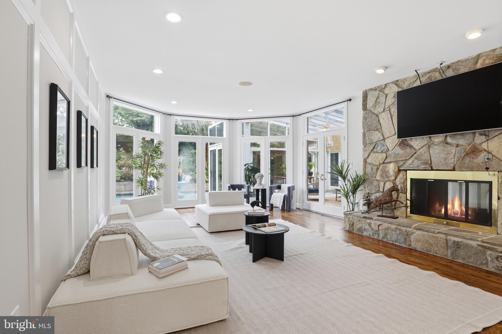 SADDLE RIDGE - Residential