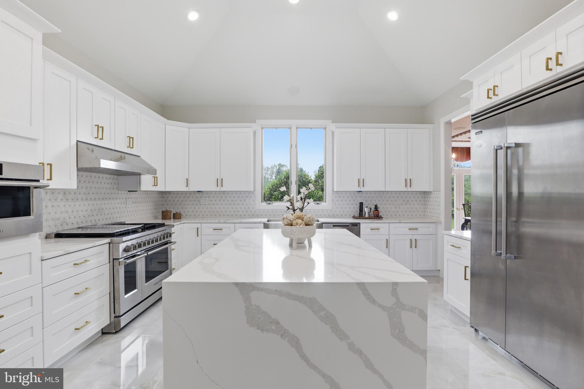 SADDLE RIDGE - Residential