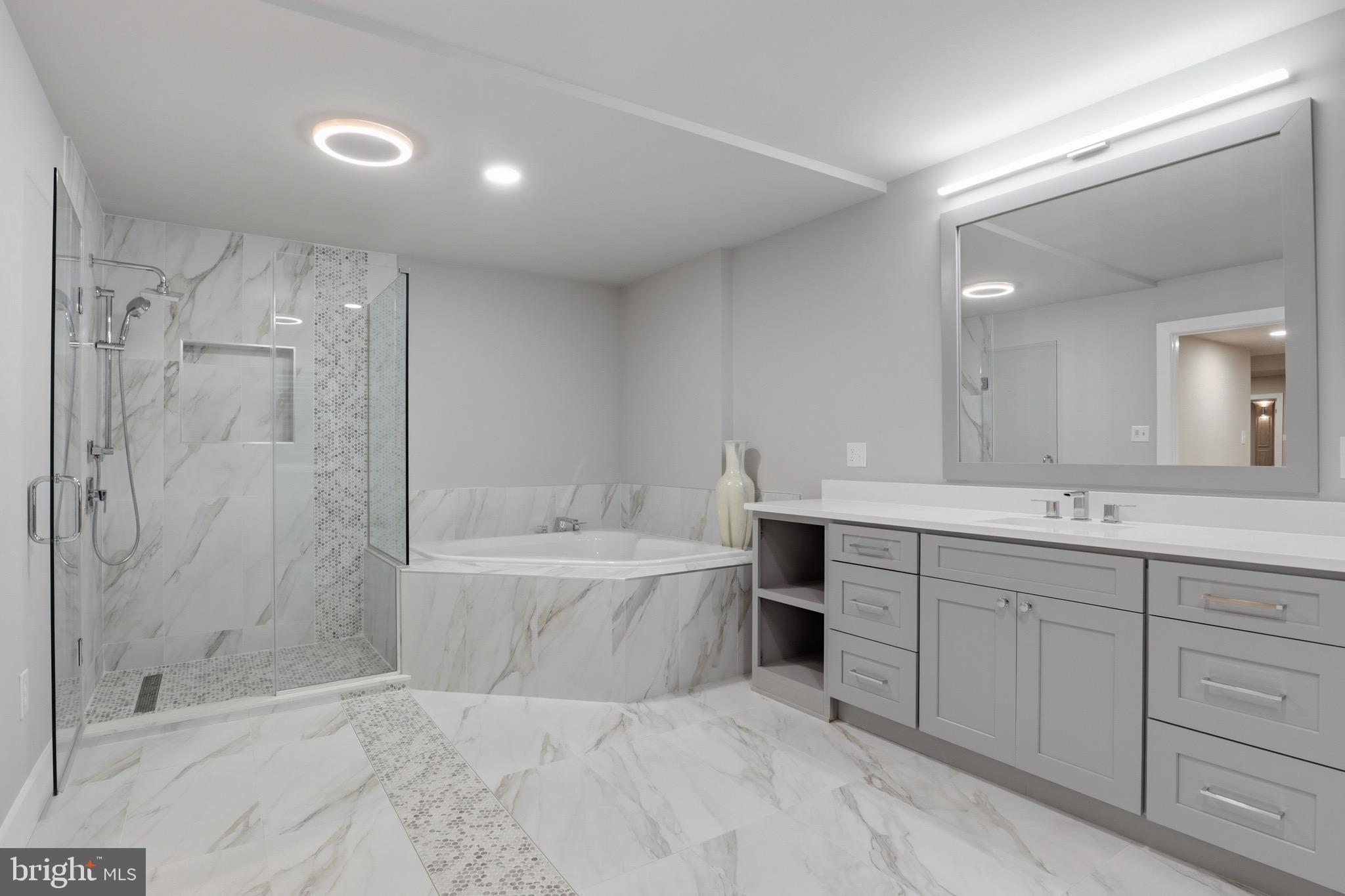 SADDLE RIDGE - Residential