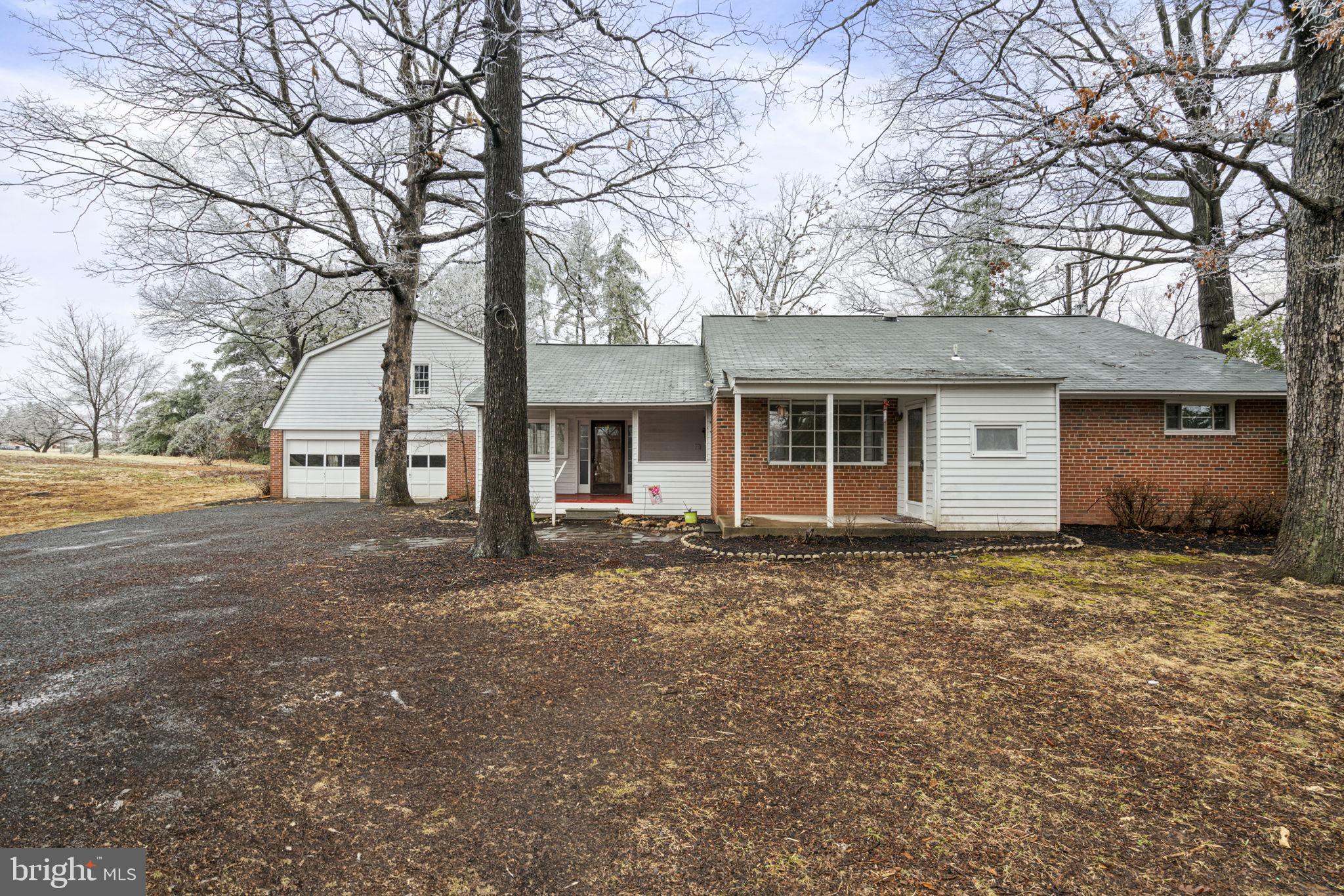 LAWNVALE ESTATES - Residential Lease