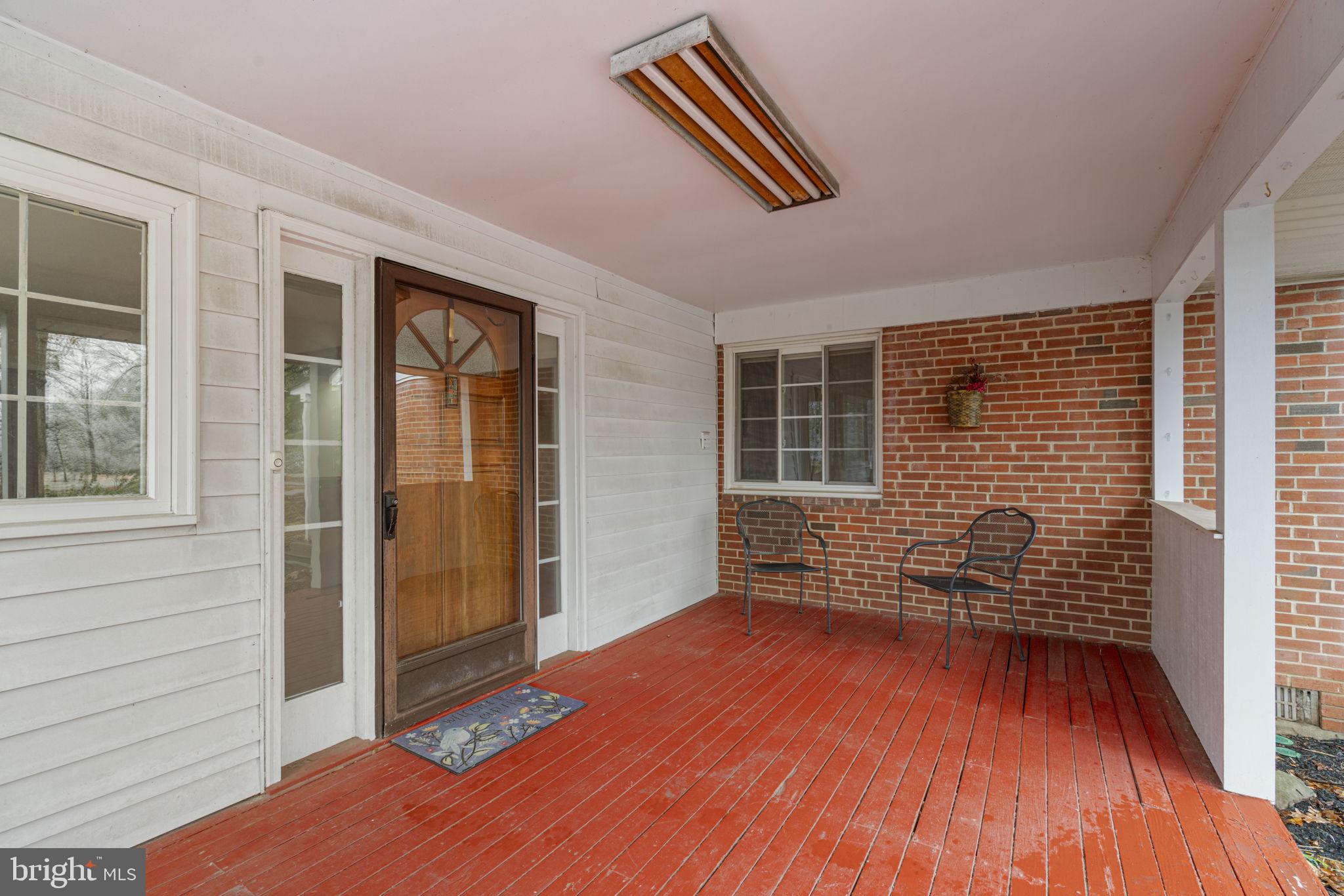 LAWNVALE ESTATES - Residential Lease