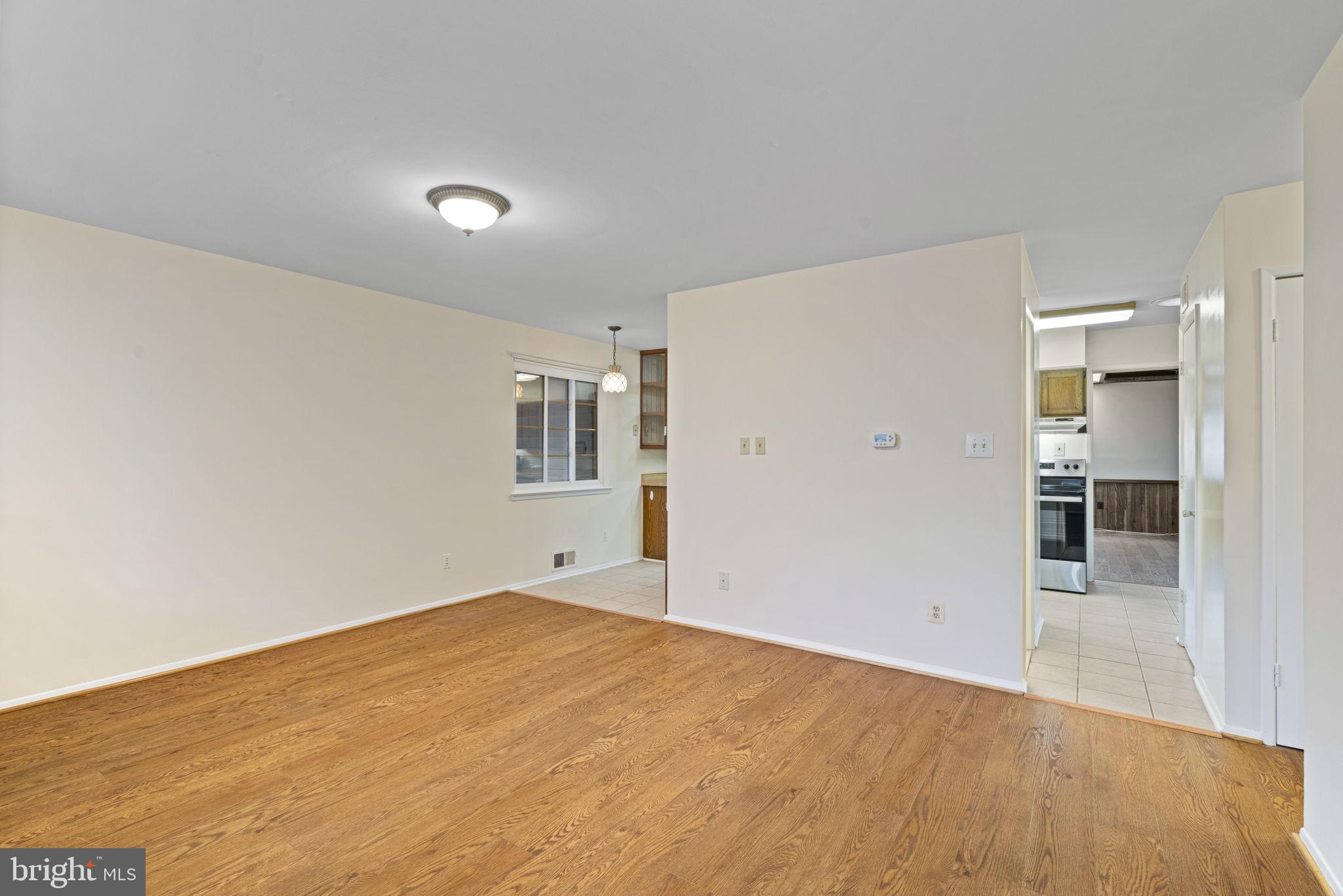 LAWNVALE ESTATES - Residential Lease