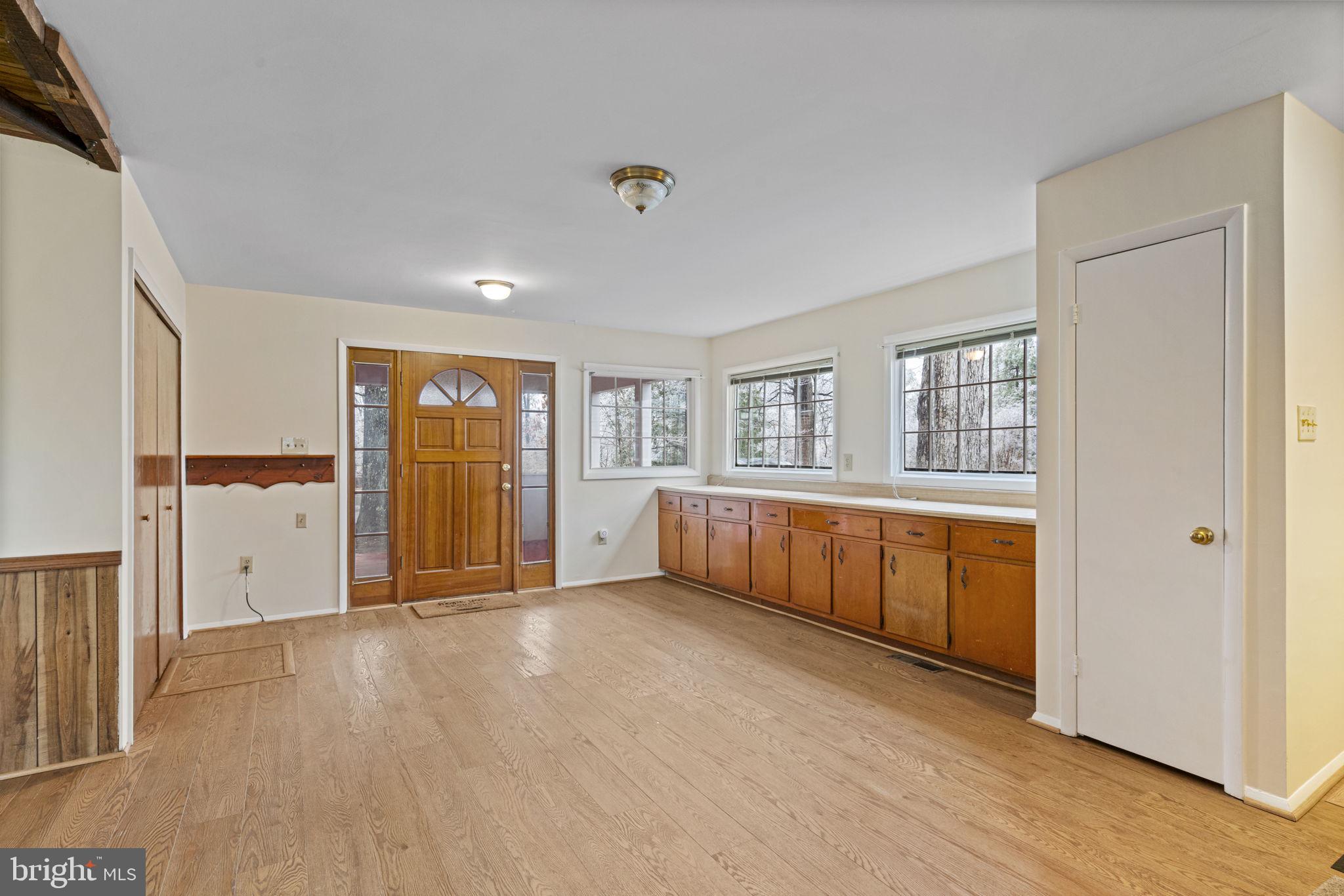 LAWNVALE ESTATES - Residential Lease