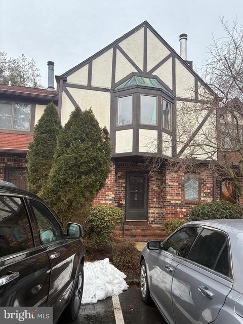 Photo of 5 Tudor Court, EWING, NJ 08628 (MLS # NJME2073436)