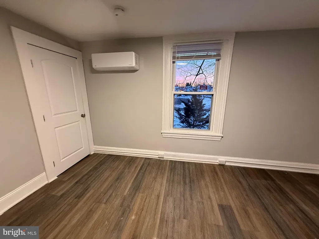 Additional image 6 of 212 Warren Street Unit 2, Beverly, NJ 08010