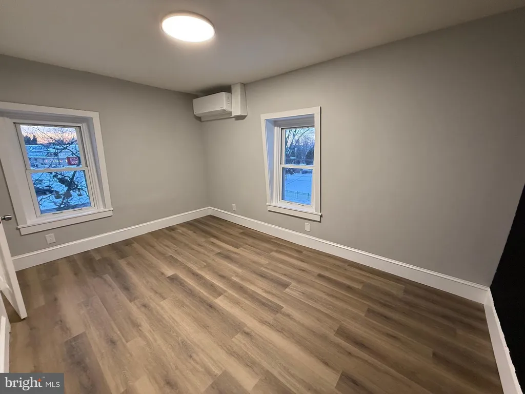 Additional image 4 of 212 Warren Street Unit 2, Beverly, NJ 08010