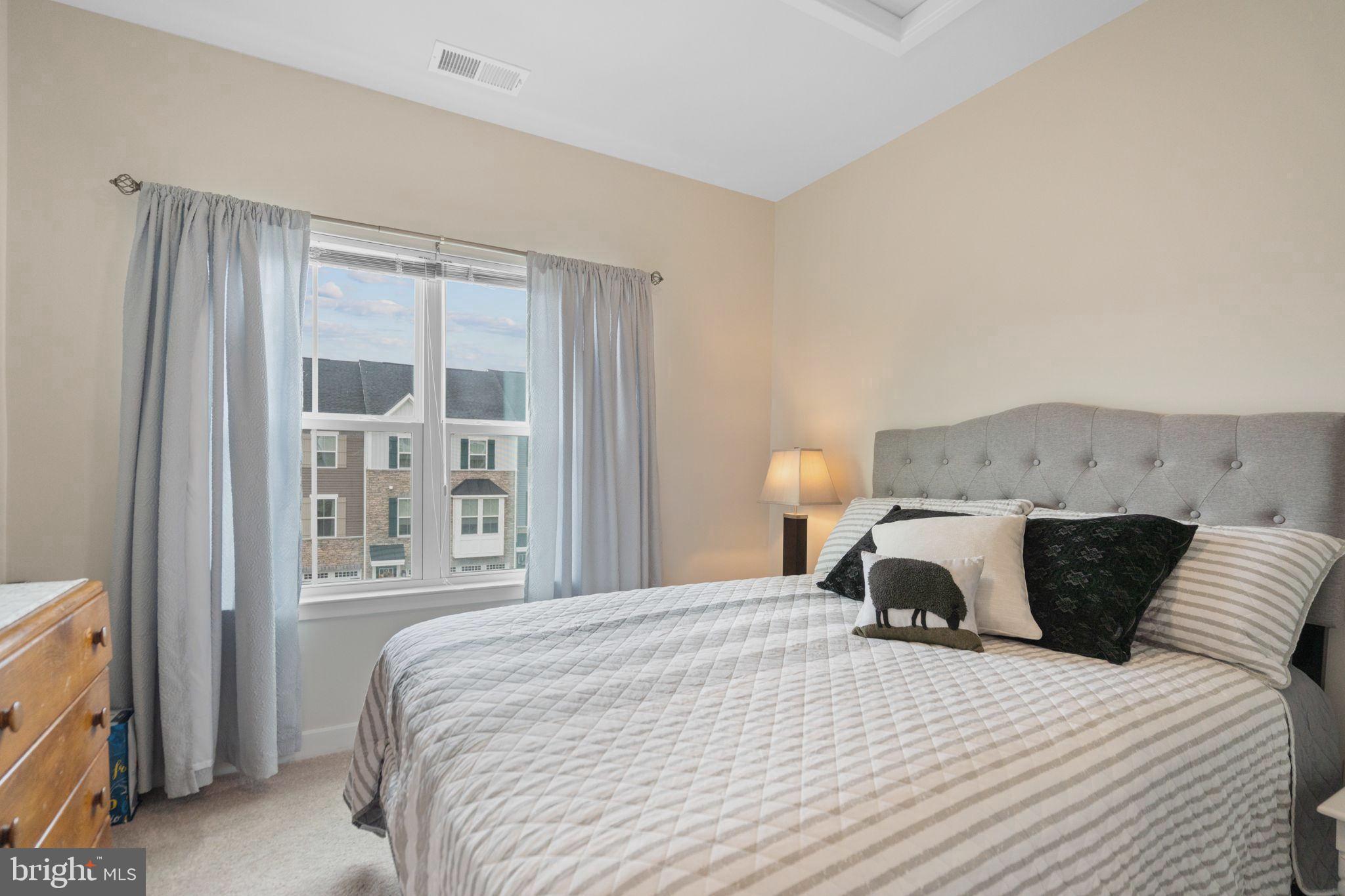 LAKE FREDERICK - Residential