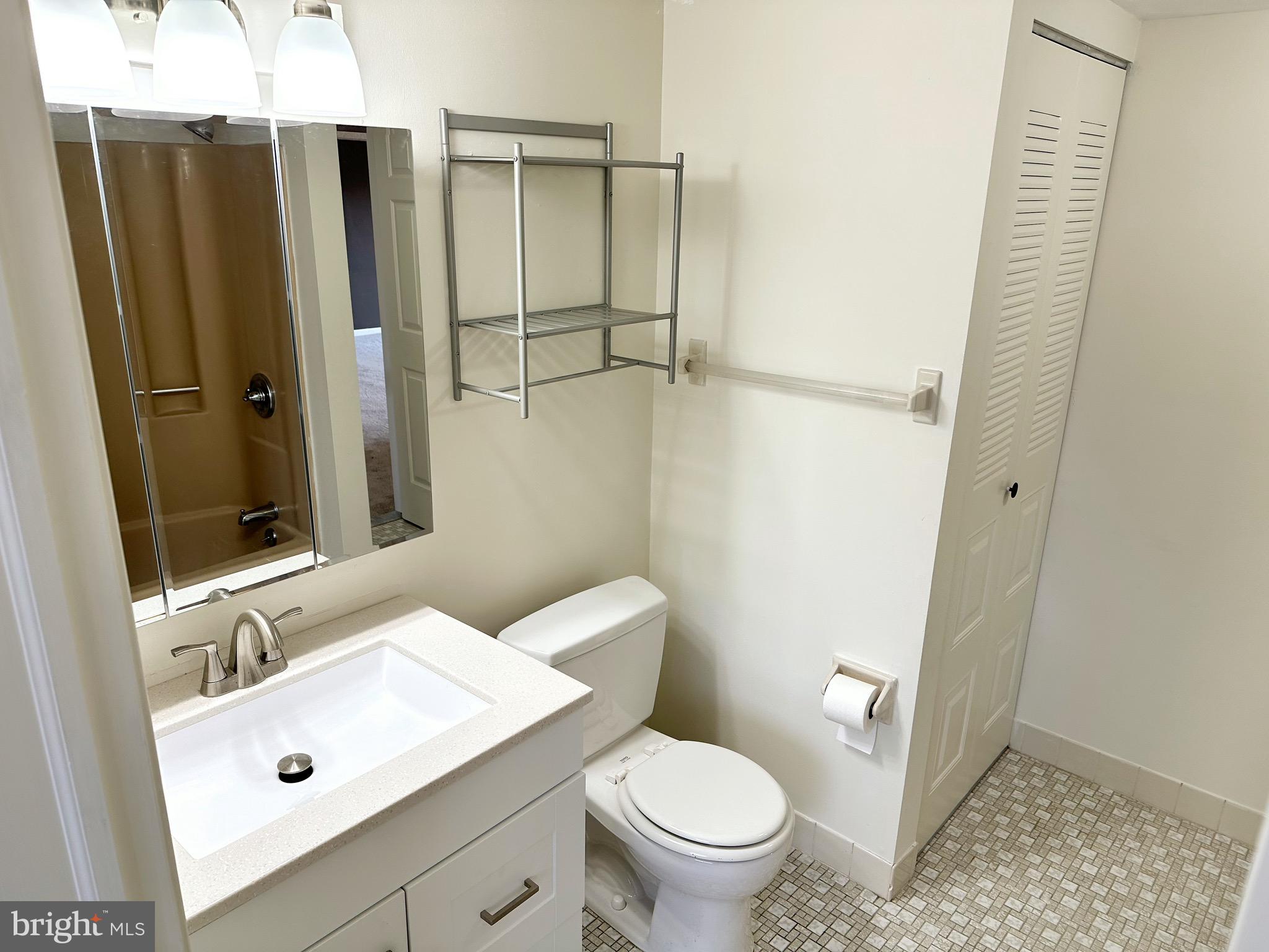 HERMITAGE - Residential Lease