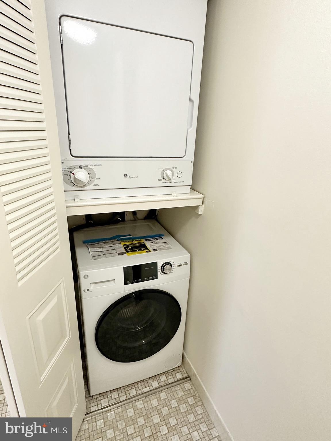 HERMITAGE - Residential Lease