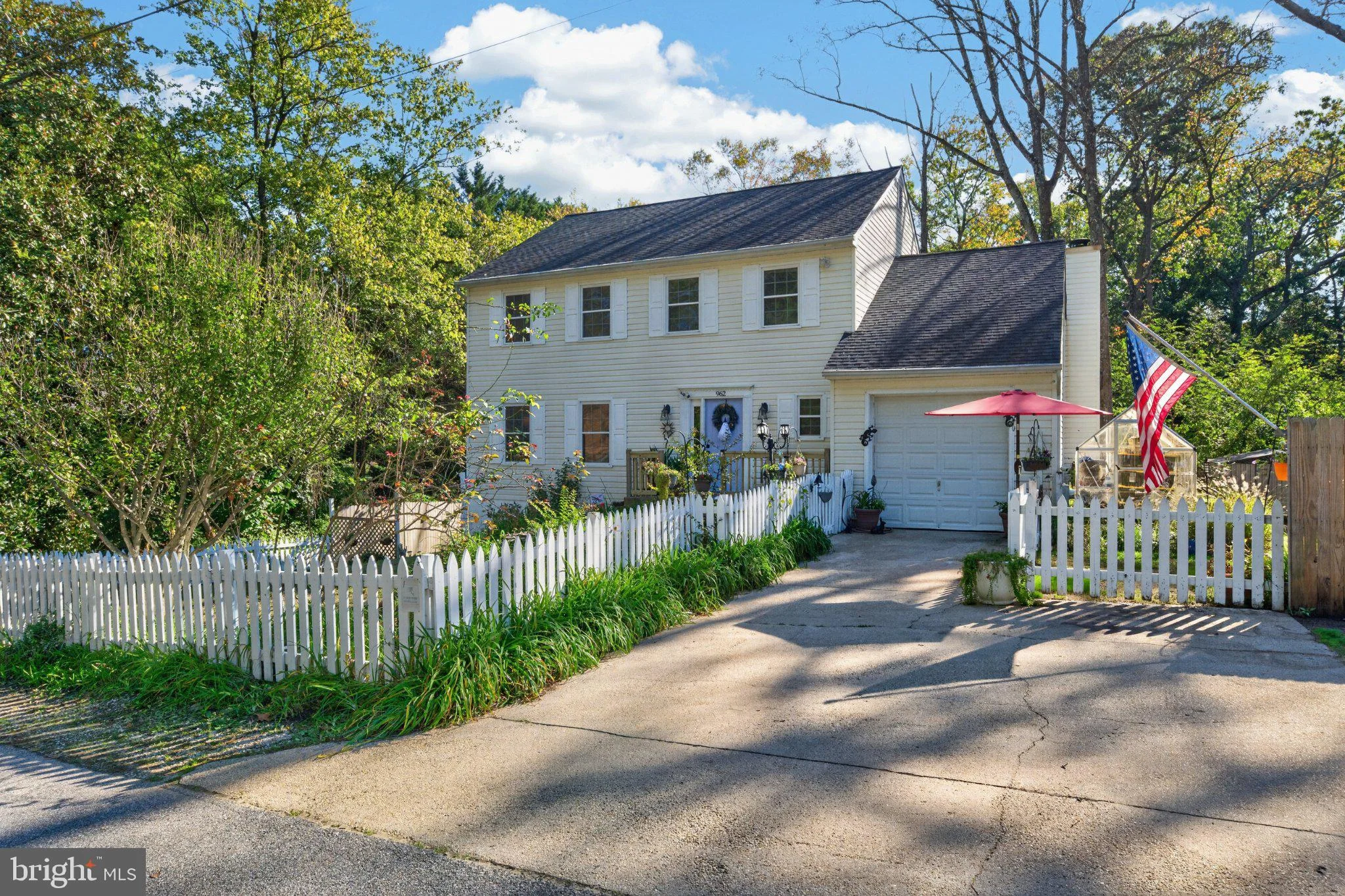 962 Woodland Circle