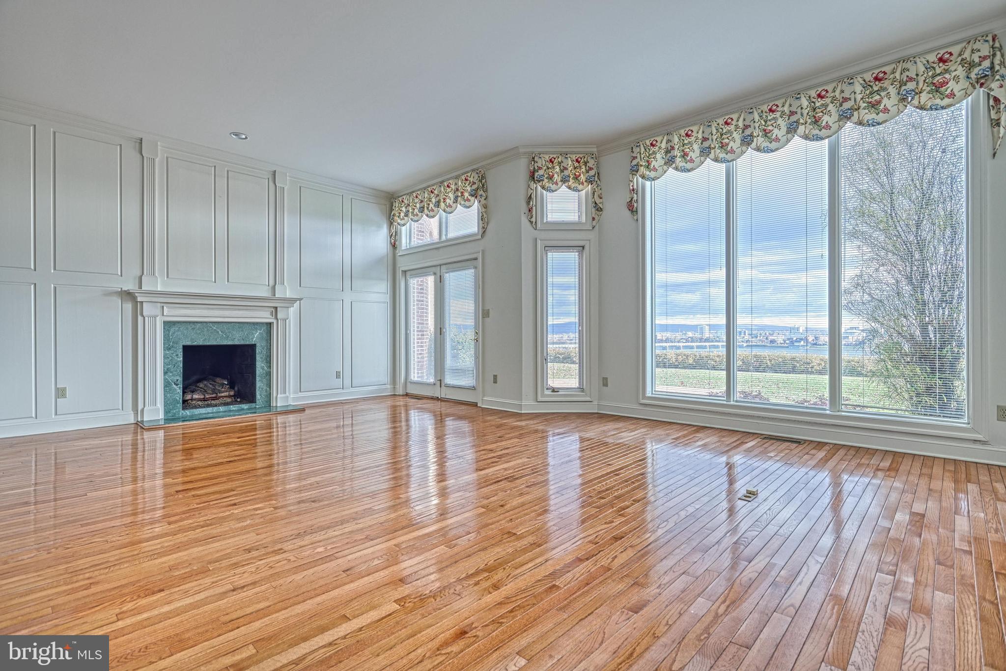 BRIDGEPORT - Residential