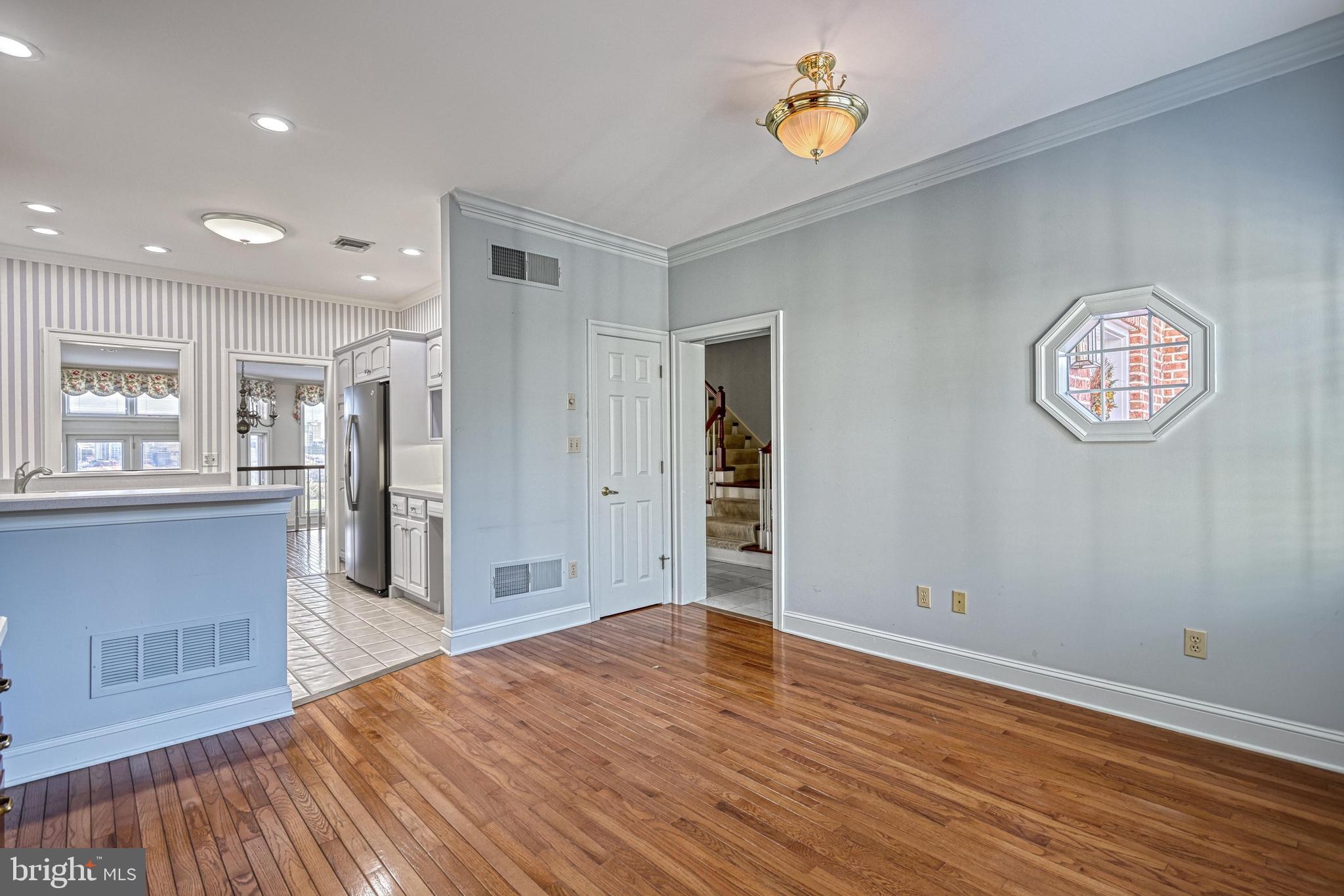 BRIDGEPORT - Residential