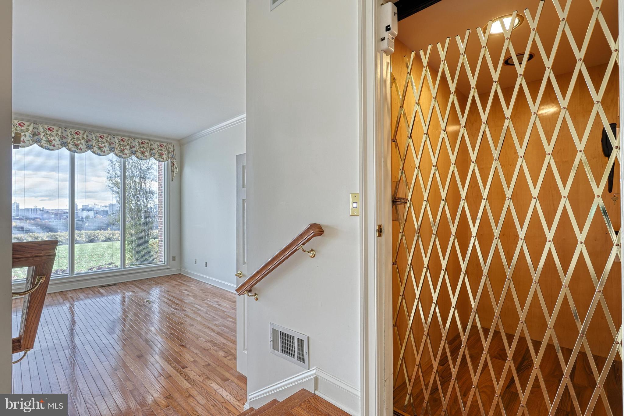 BRIDGEPORT - Residential