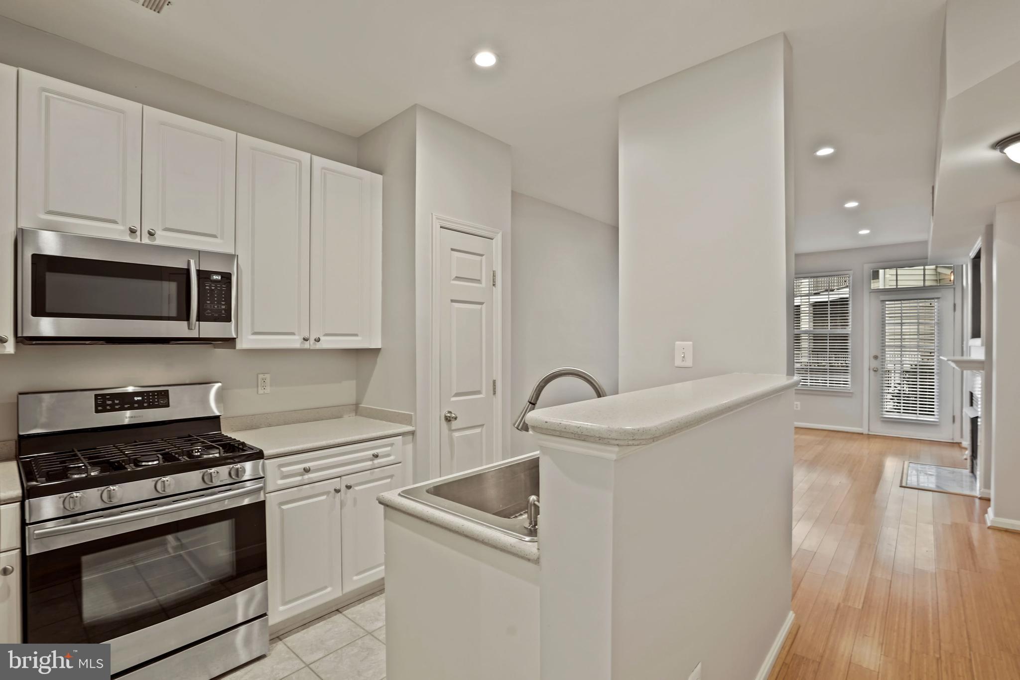 WESTBRIAR PLAZA - Residential Lease