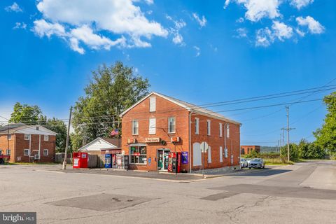 Photo of 656 W 11th Street, FRONT ROYAL, VA 22630 (MLS # VAWR2011172)