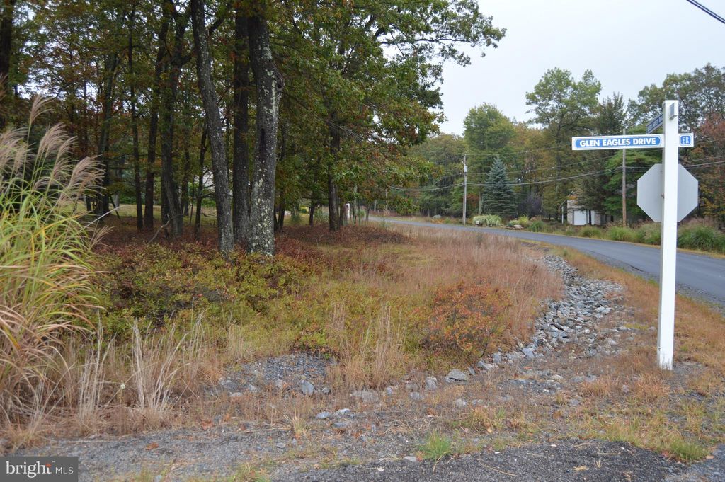Photo of 120 Glen Eagles Drive, HAZLETON, PA 18202 (MLS # PALU2002658)