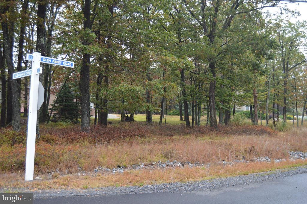 Photo of 120 Glen Eagles Drive, HAZLETON, PA 18202 (MLS # PALU2002658)