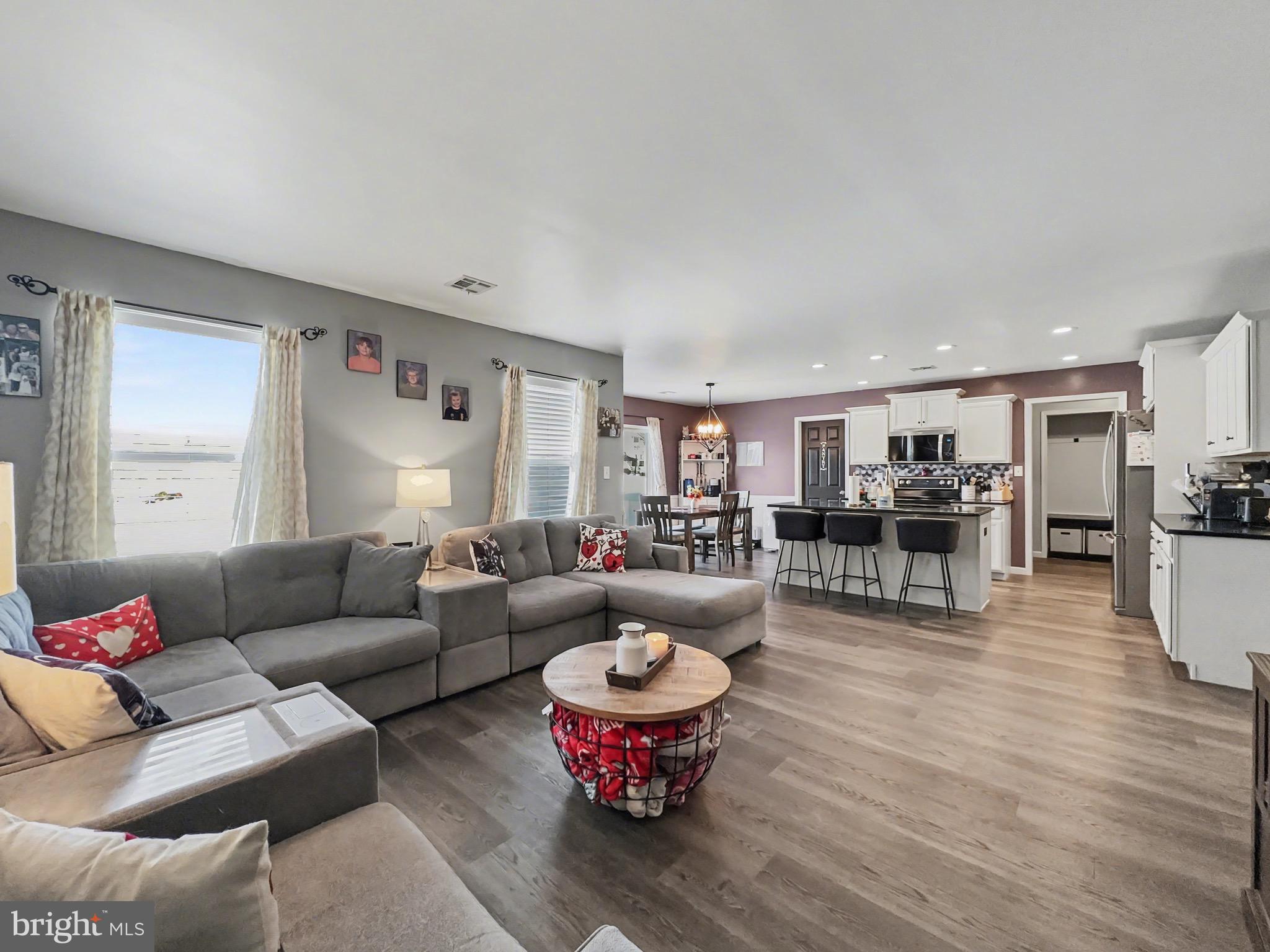 ROLLING MEADOWS - Residential