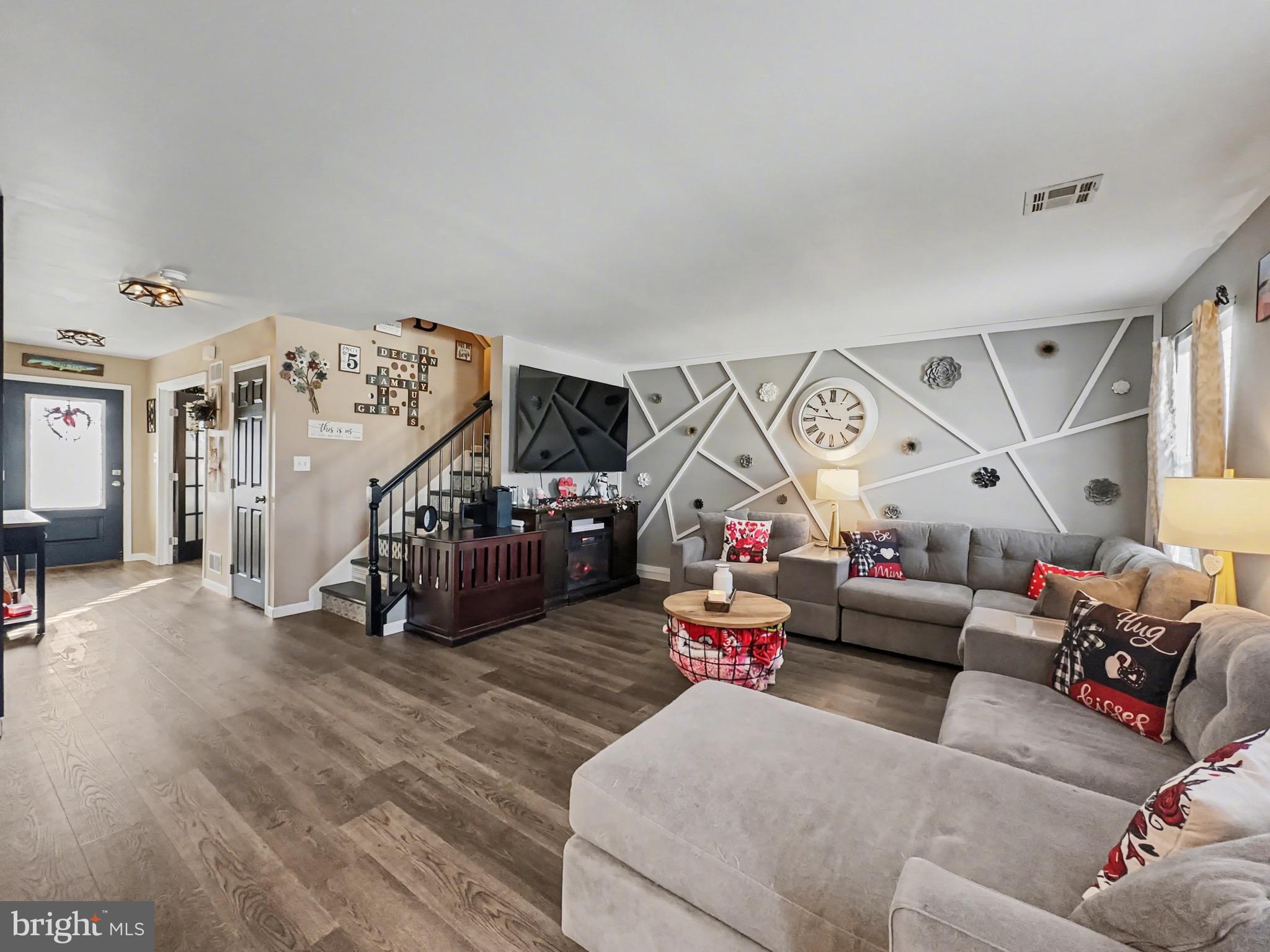 ROLLING MEADOWS - Residential