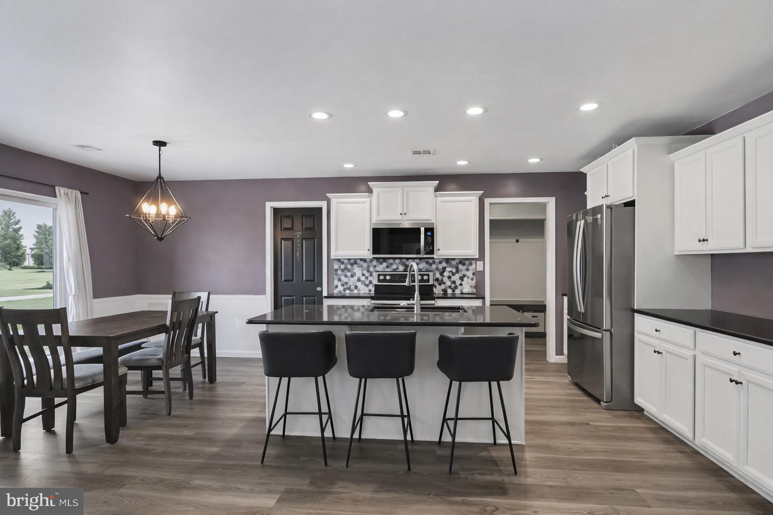 ROLLING MEADOWS - Residential