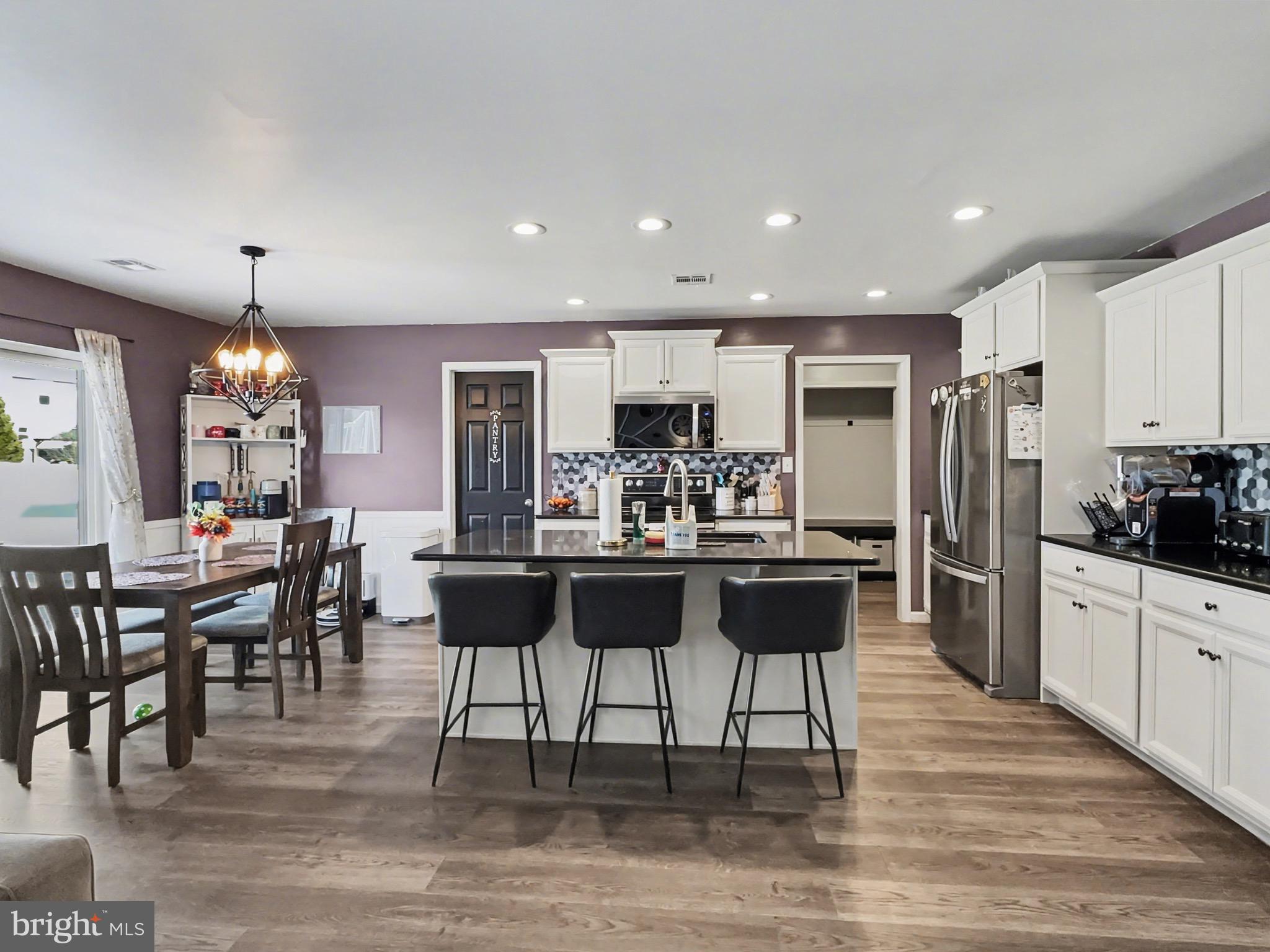 ROLLING MEADOWS - Residential