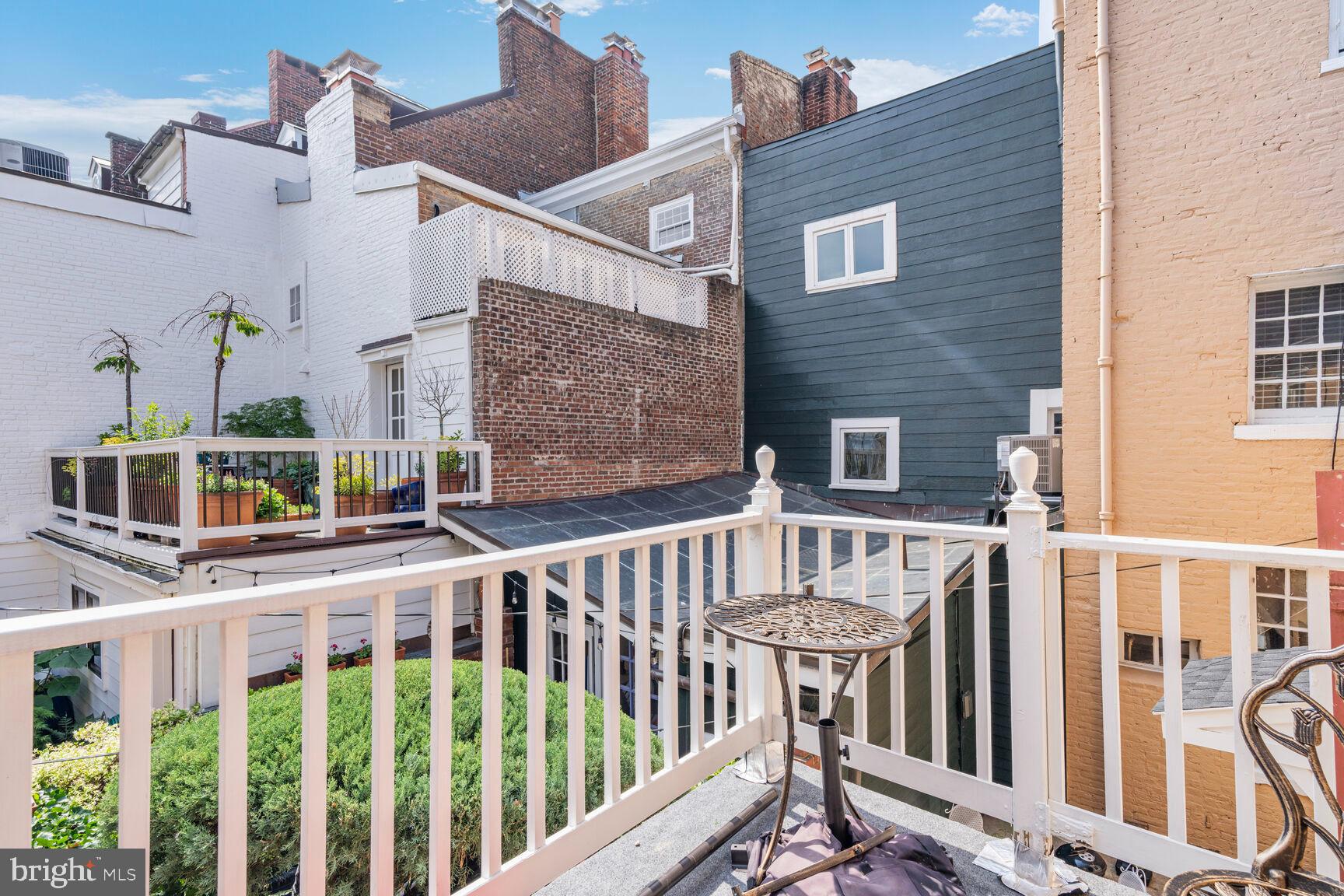OLD TOWN ALEXANDRIA - Residential Lease