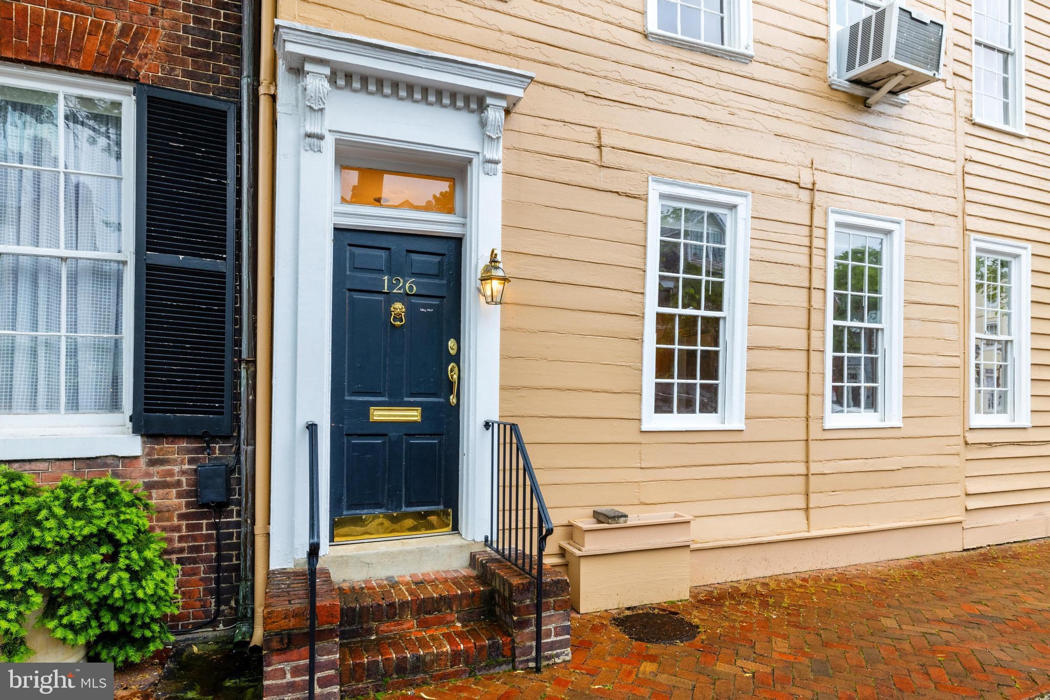 OLD TOWN ALEXANDRIA - Residential Lease