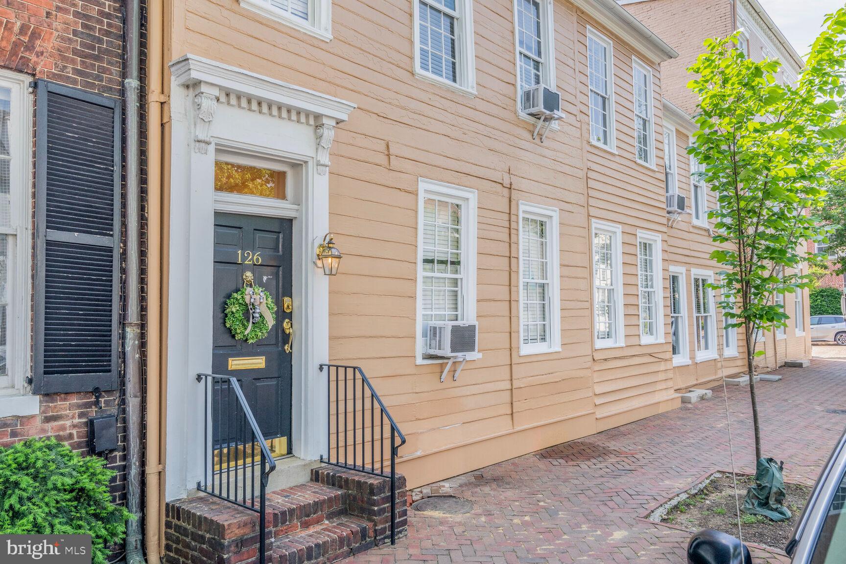 OLD TOWN ALEXANDRIA - Residential Lease