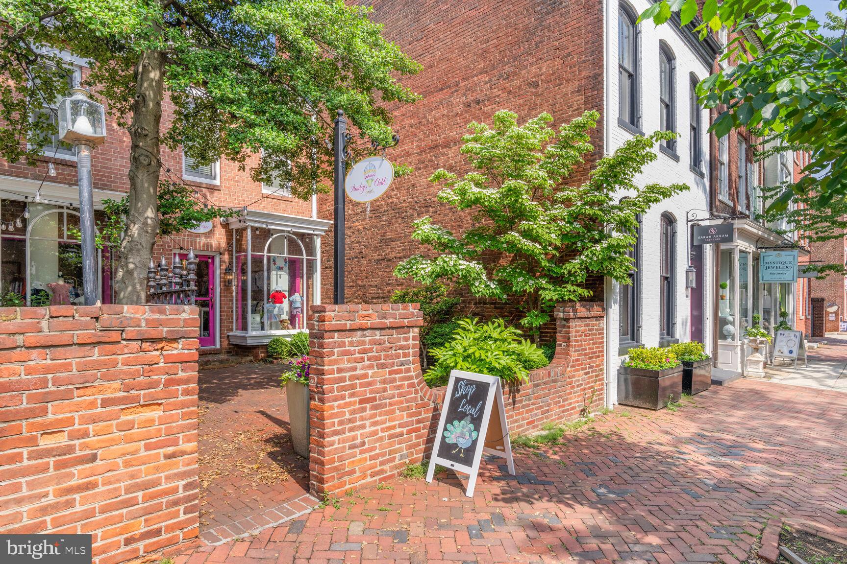 OLD TOWN ALEXANDRIA - Residential Lease