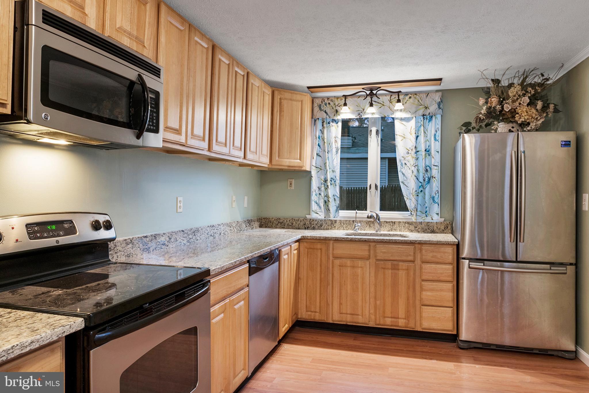 WOODLAND BEACH - Residential